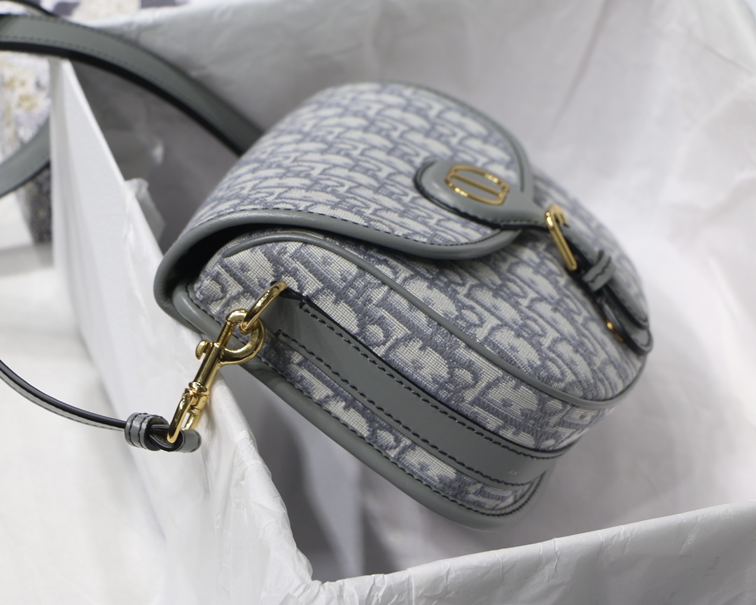 Bagsaaa D10r CD Bobby Medium Oblique Grey - 22x17x6cm