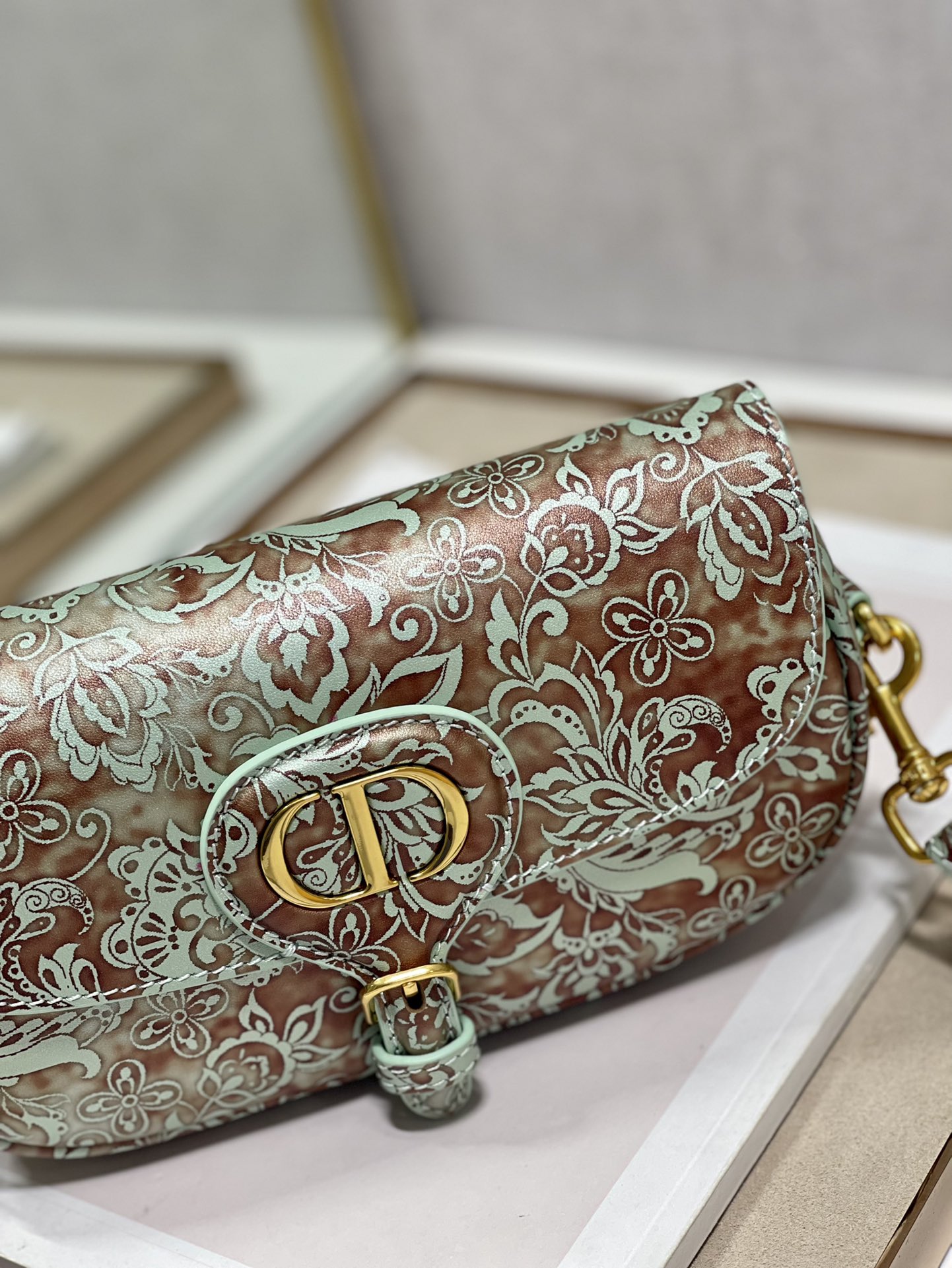 Bagsaaa D10r Bobby East-West Bag Blue flower - 21 x 12 x 5.1 cm