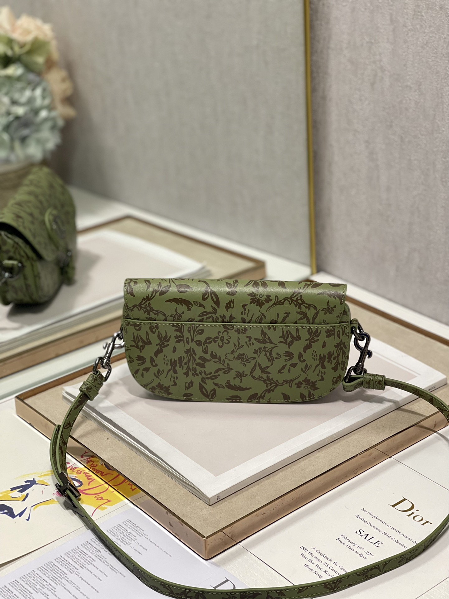 Bagsaaa D10r Bobby East-West Bag green flower - 21 x 12 x 5.1 cm