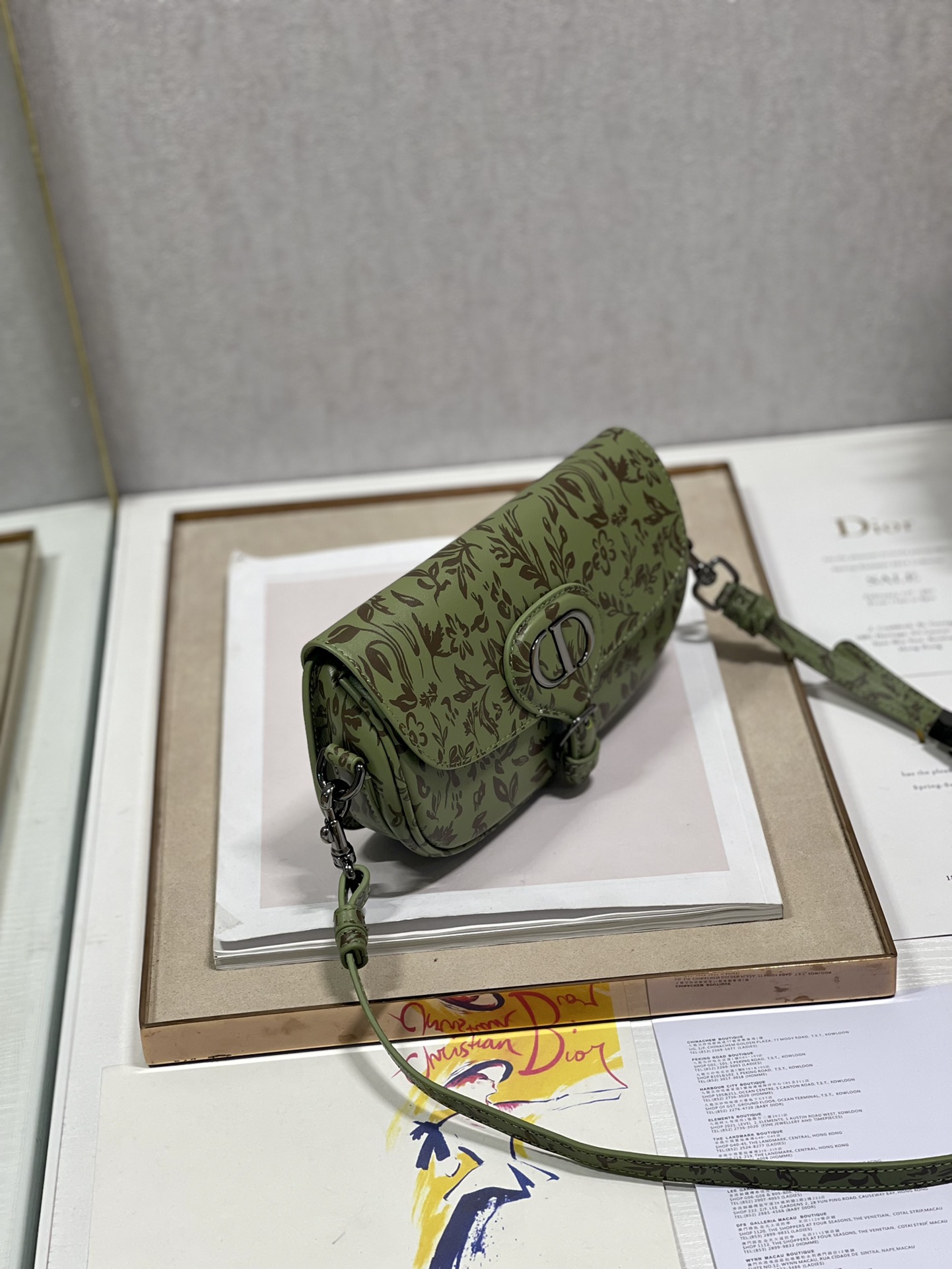 Bagsaaa D10r Bobby East-West Bag green flower - 21 x 12 x 5.1 cm