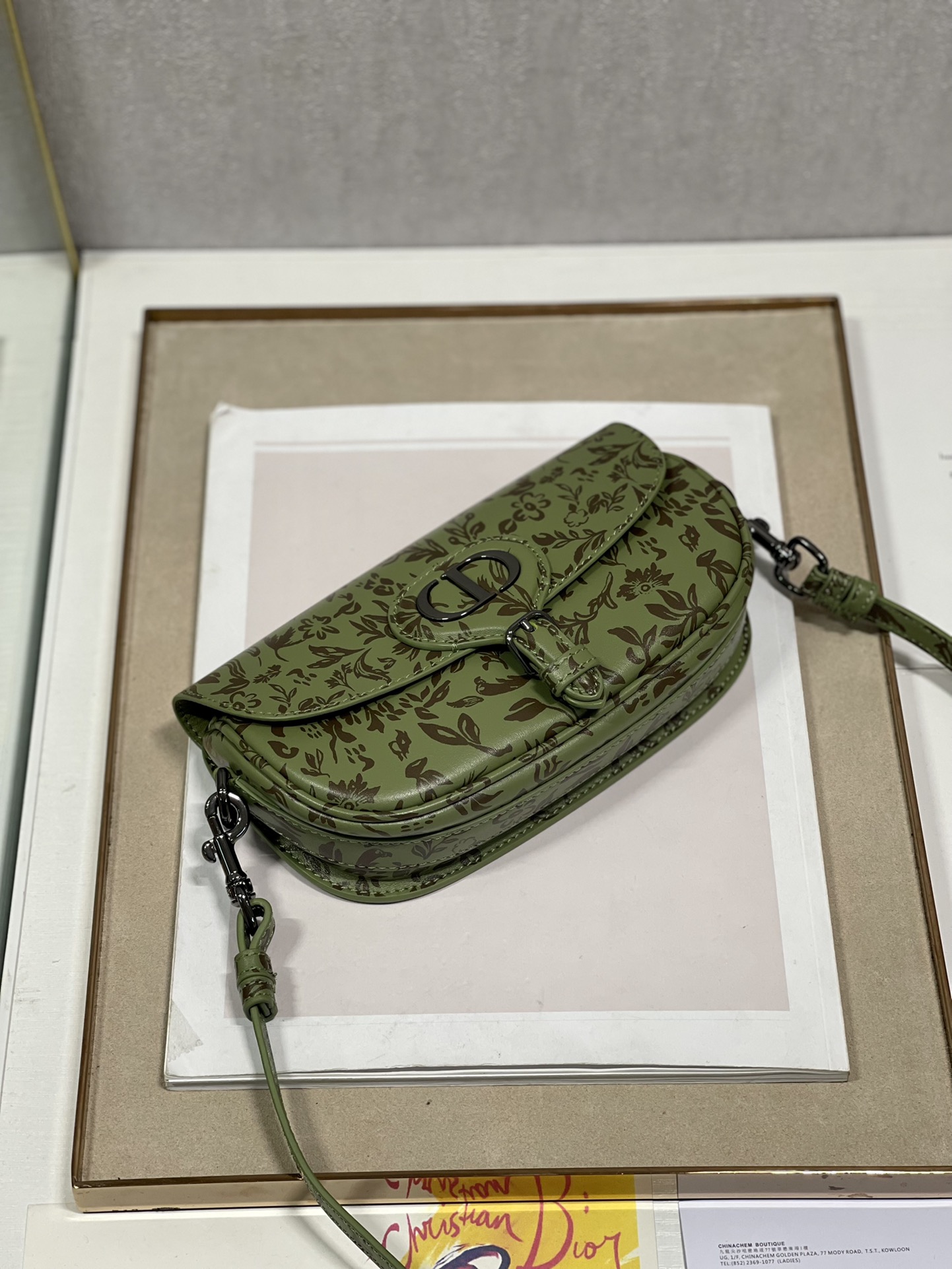Bagsaaa D10r Bobby East-West Bag green flower - 21 x 12 x 5.1 cm