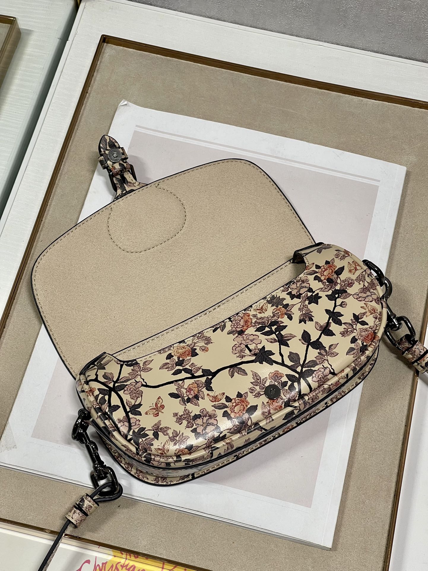 Bagsaaa D10r Bobby East-West Bag Pink flower - 21 x 12 x 5.1 cm