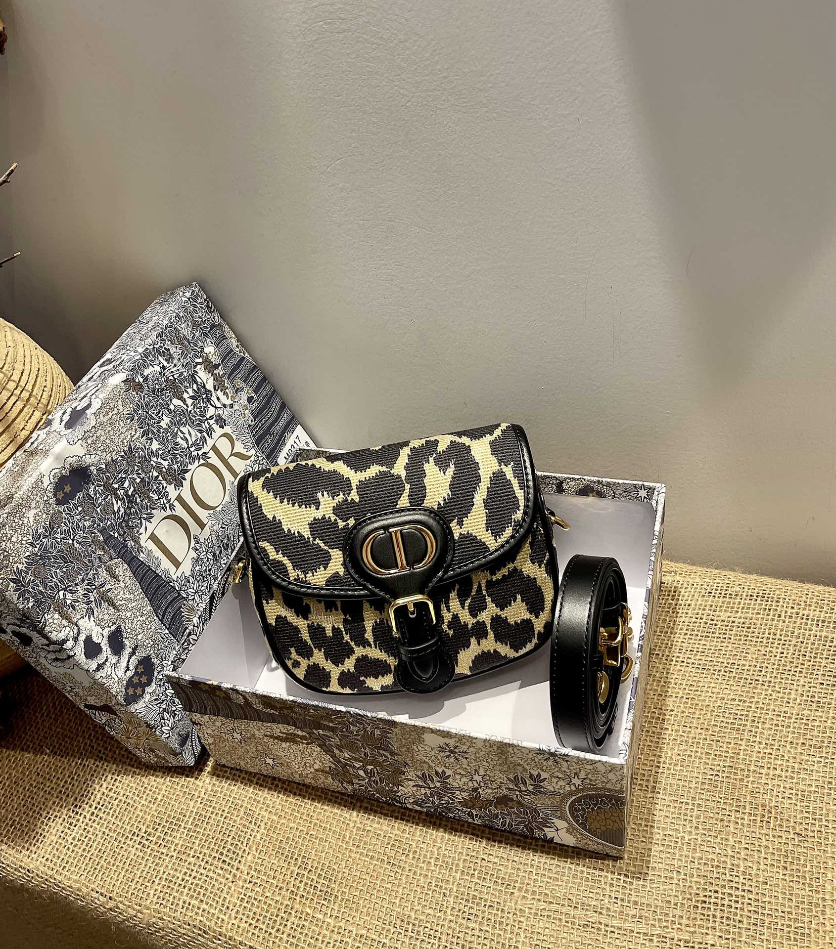 Bagsaaa D10r Small Bobby Leopard Leather