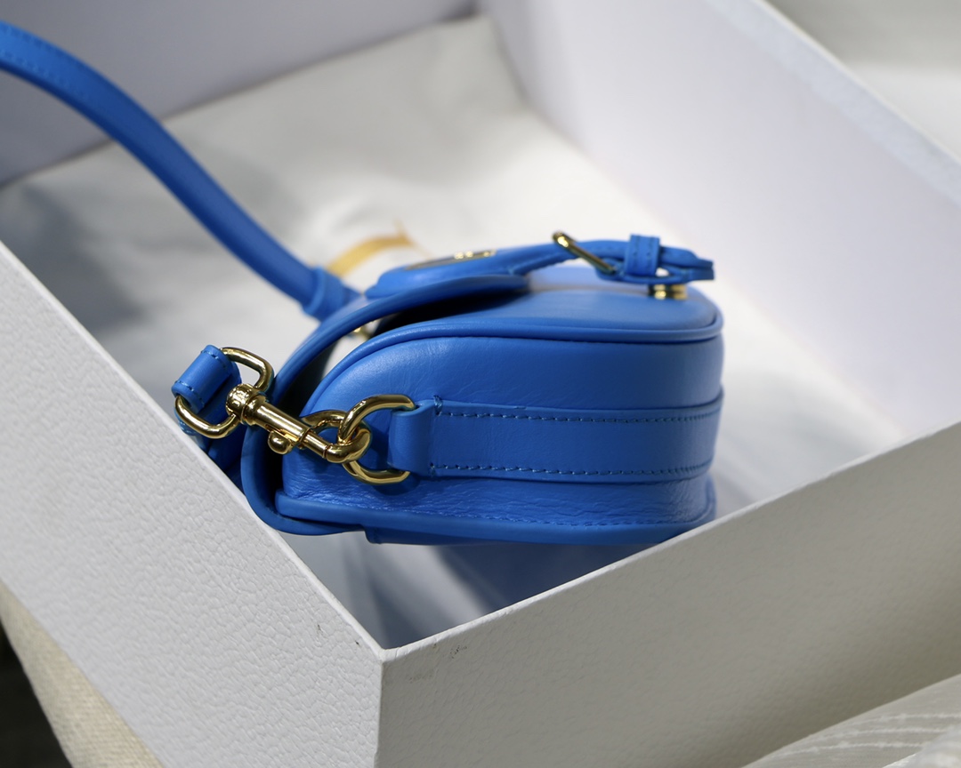 Bagsaaa D10r Bobby East-West Bag Blue - 21 x 12 x 5.1 cm