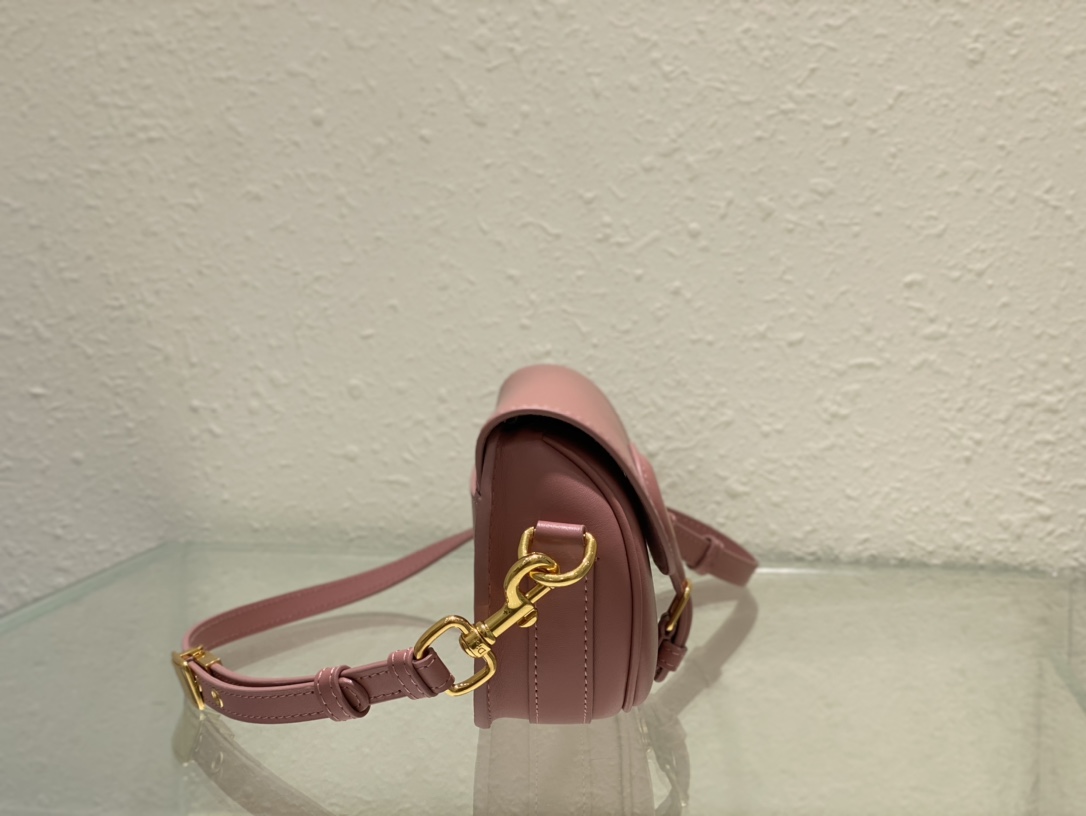 Bagsaaa D10r Bobby East-West Bag Pink - 21 x 12 x 5.1 cm