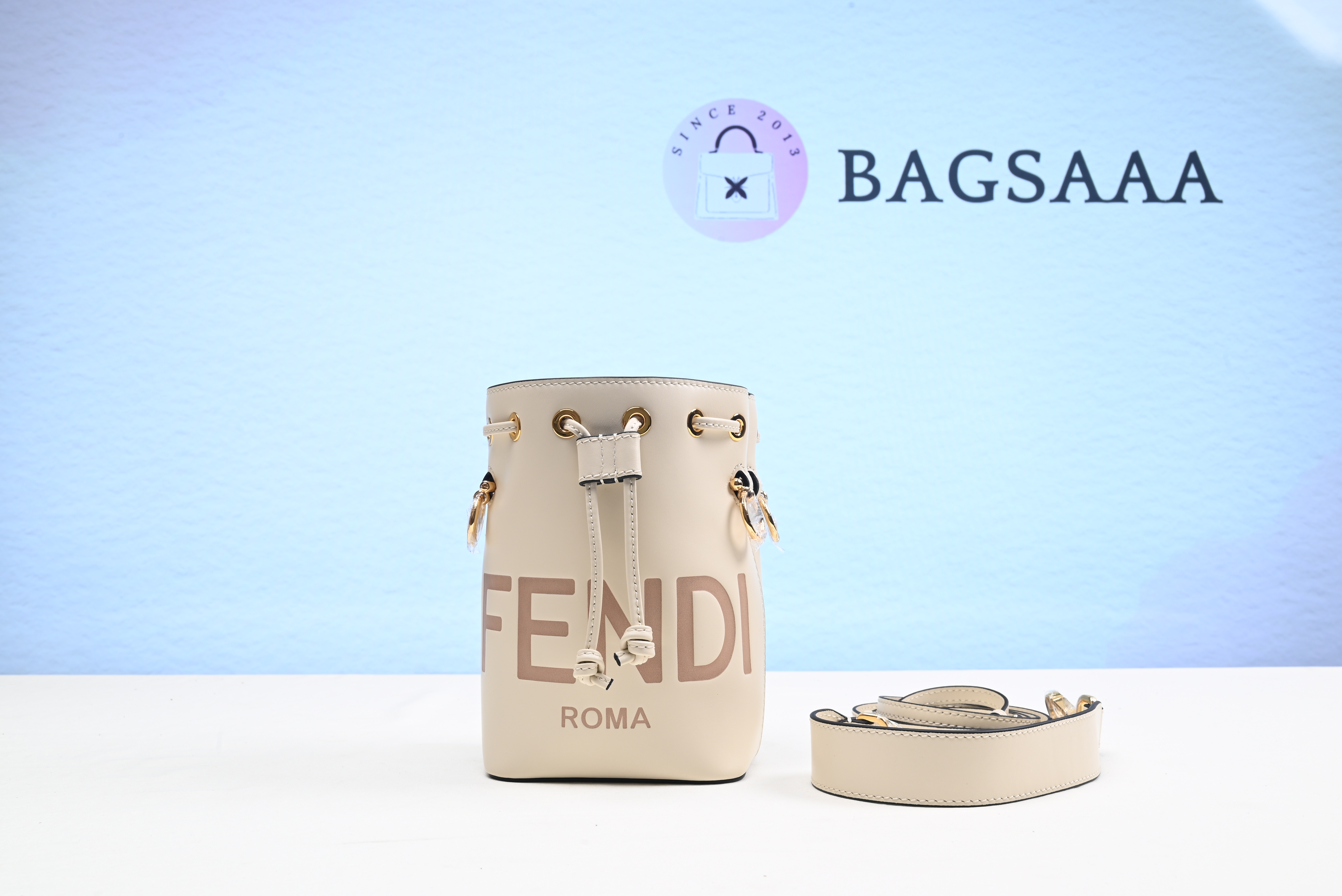 Bagsaaa F**di Mon Tresor Bucket Bag in cream 18cm