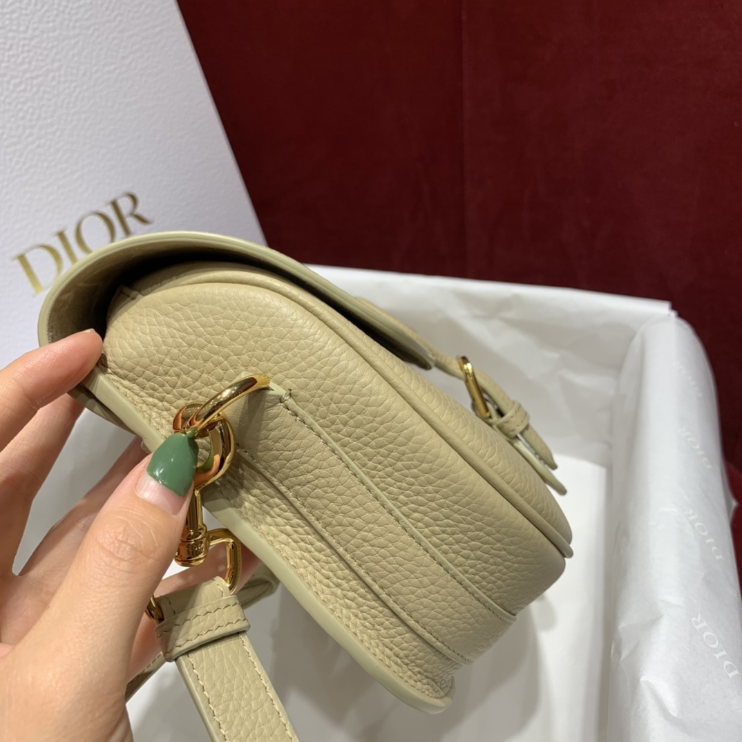 Bagsaaa D10r Medium Bobby Grained Calfkskin Beige Bag