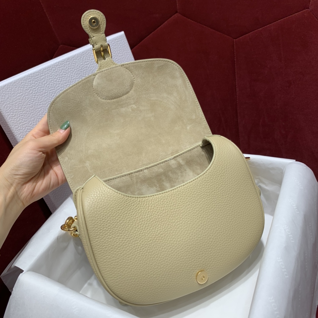Bagsaaa D10r Medium Bobby Grained Calfkskin Beige Bag