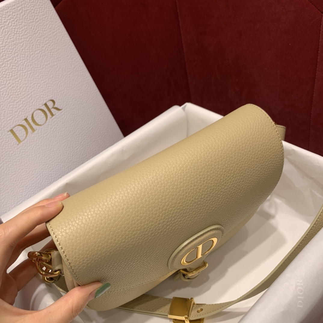 Bagsaaa D10r Medium Bobby Grained Calfkskin Beige Bag