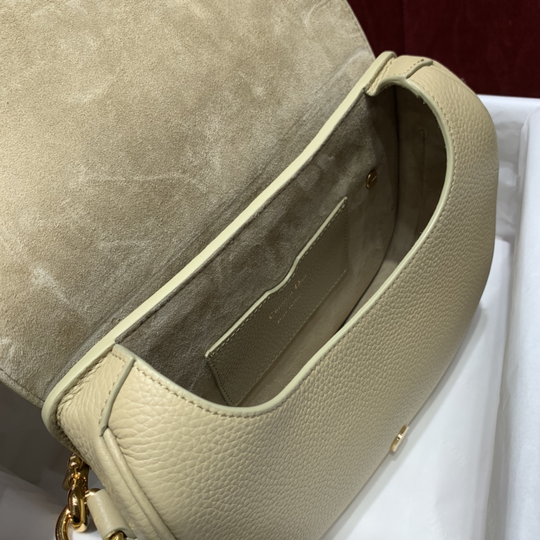 Bagsaaa D10r Medium Bobby Grained Calfkskin Beige Bag