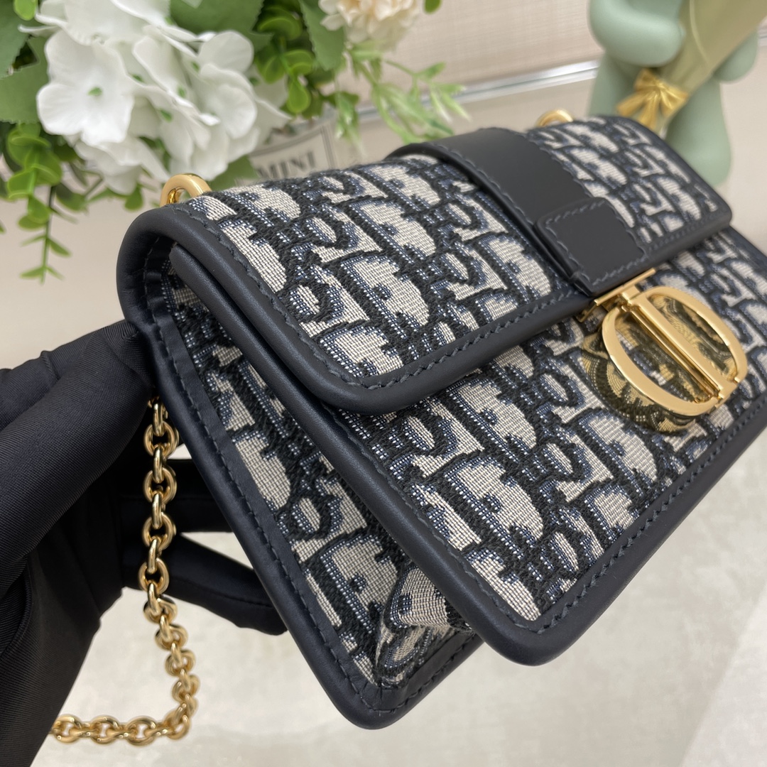 Bagsaaa D10r 30 Montaigne Oblique Blue - 21.5*12*6cm
