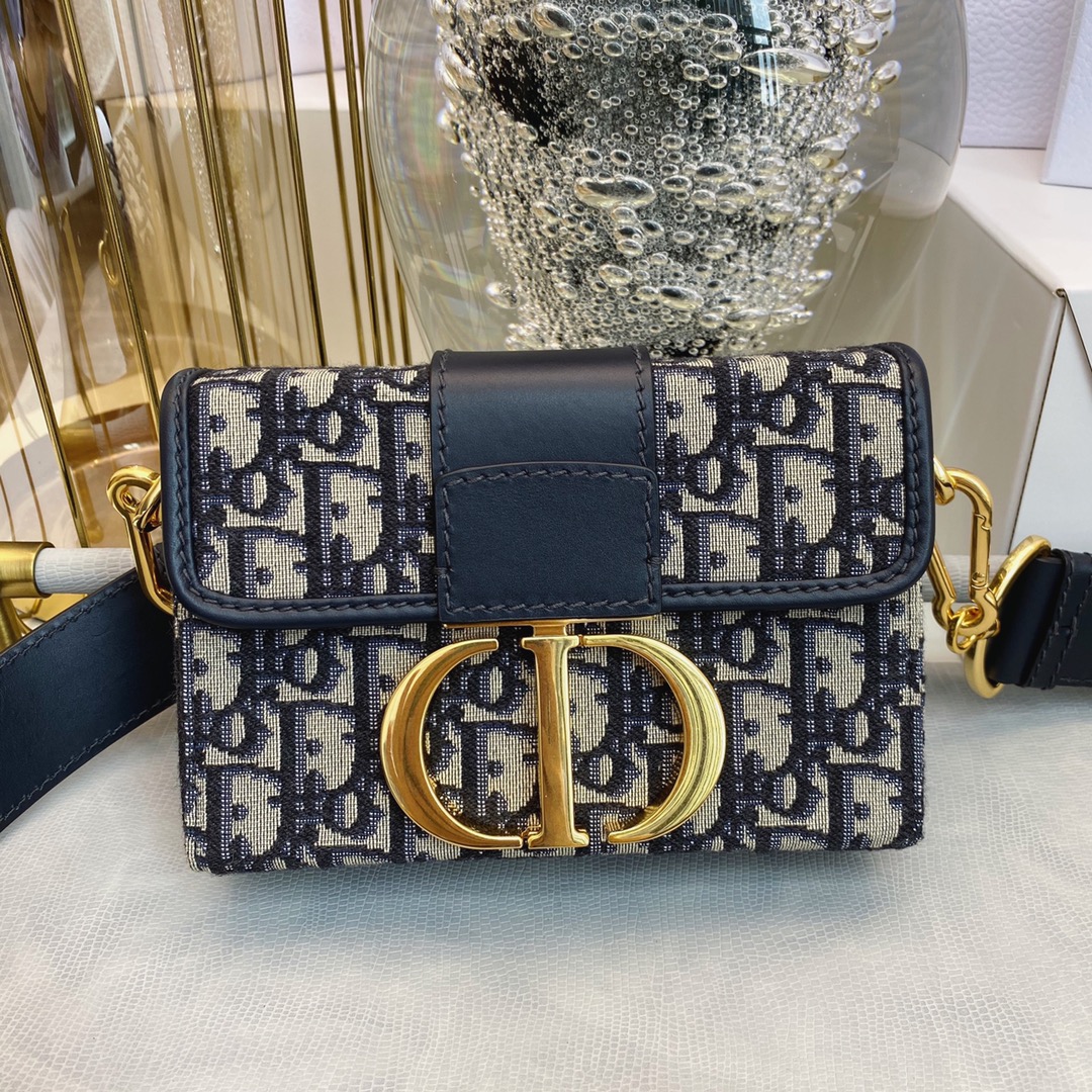 Bagsaaa D10r 30 Montaigne Oblique Blue - 17.5*11.5*5cm