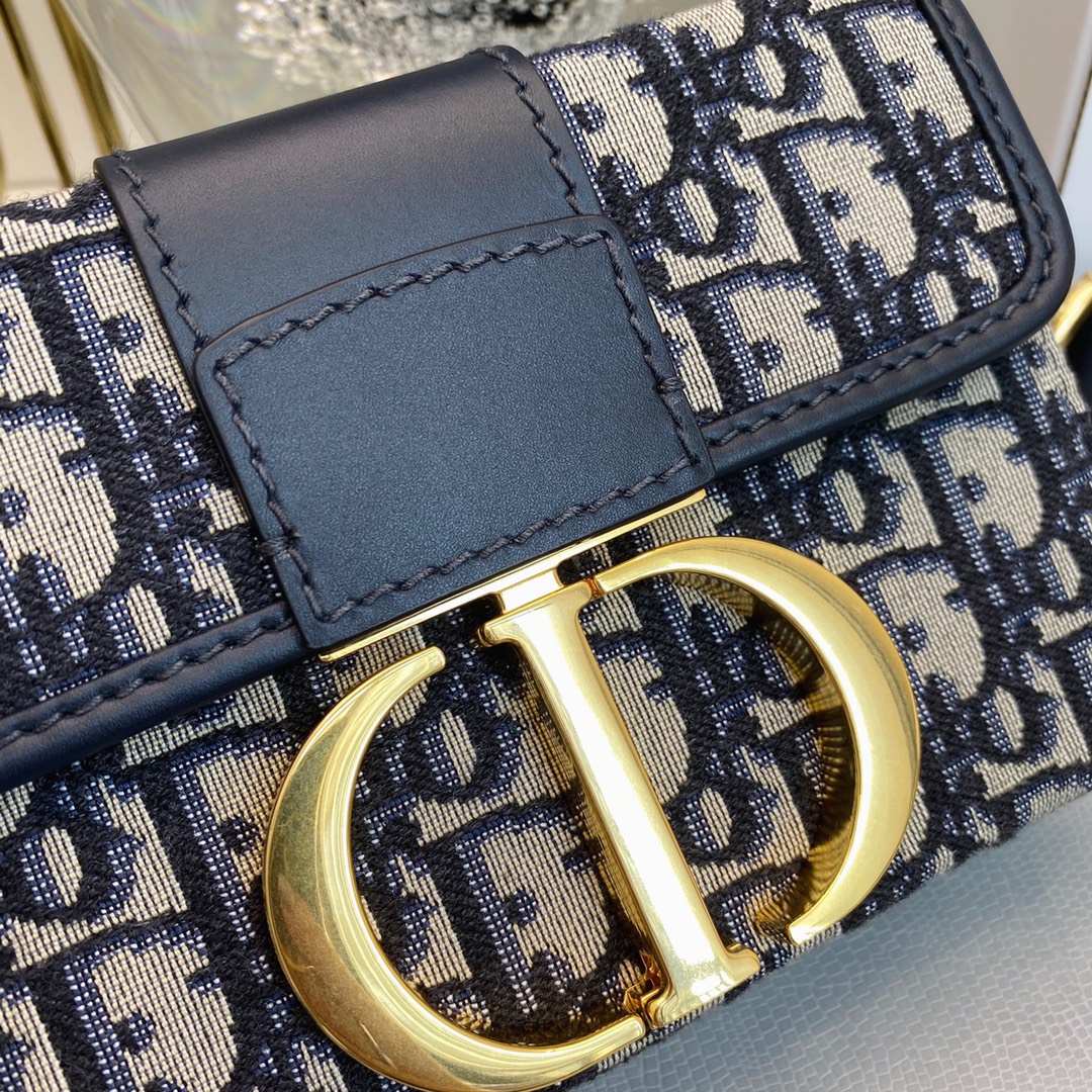 Bagsaaa D10r 30 Montaigne Oblique Blue - 17.5*11.5*5cm