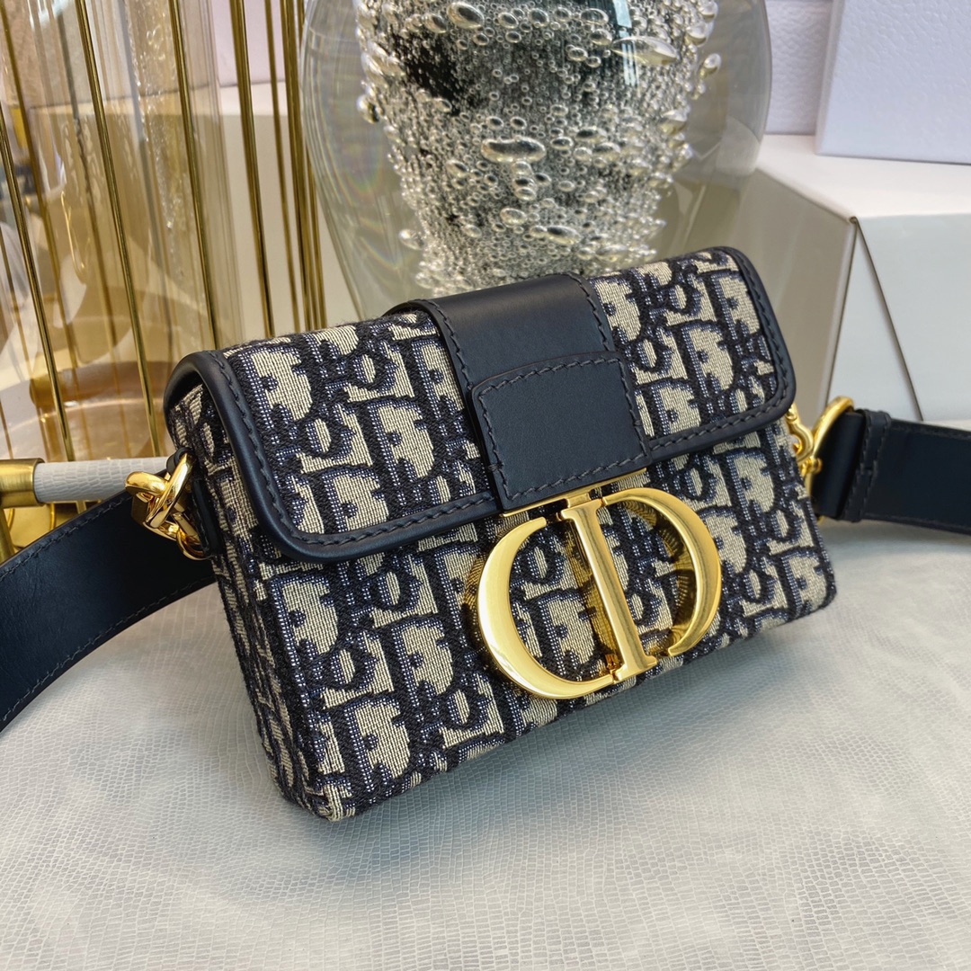 Bagsaaa D10r 30 Montaigne Oblique Blue - 17.5*11.5*5cm