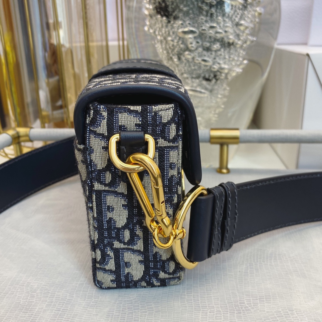 Bagsaaa D10r 30 Montaigne Oblique Blue - 17.5*11.5*5cm