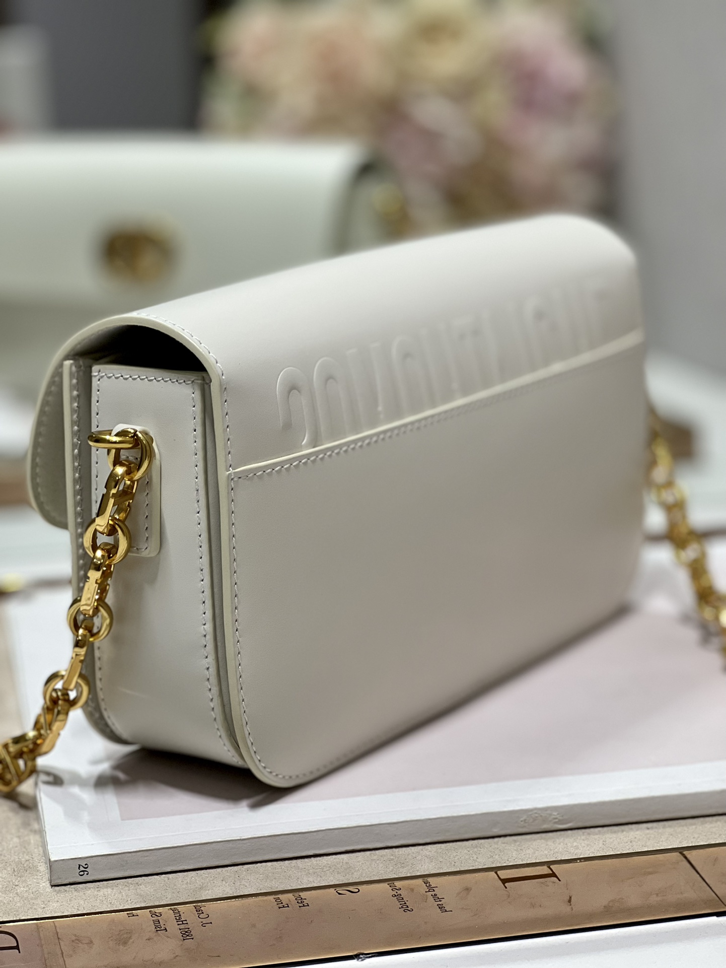 Bagsaaa D10r 30 Montaigne Avenue Bag White Box Calfskin - 22.5 x 12.5 x 6.5 cm
