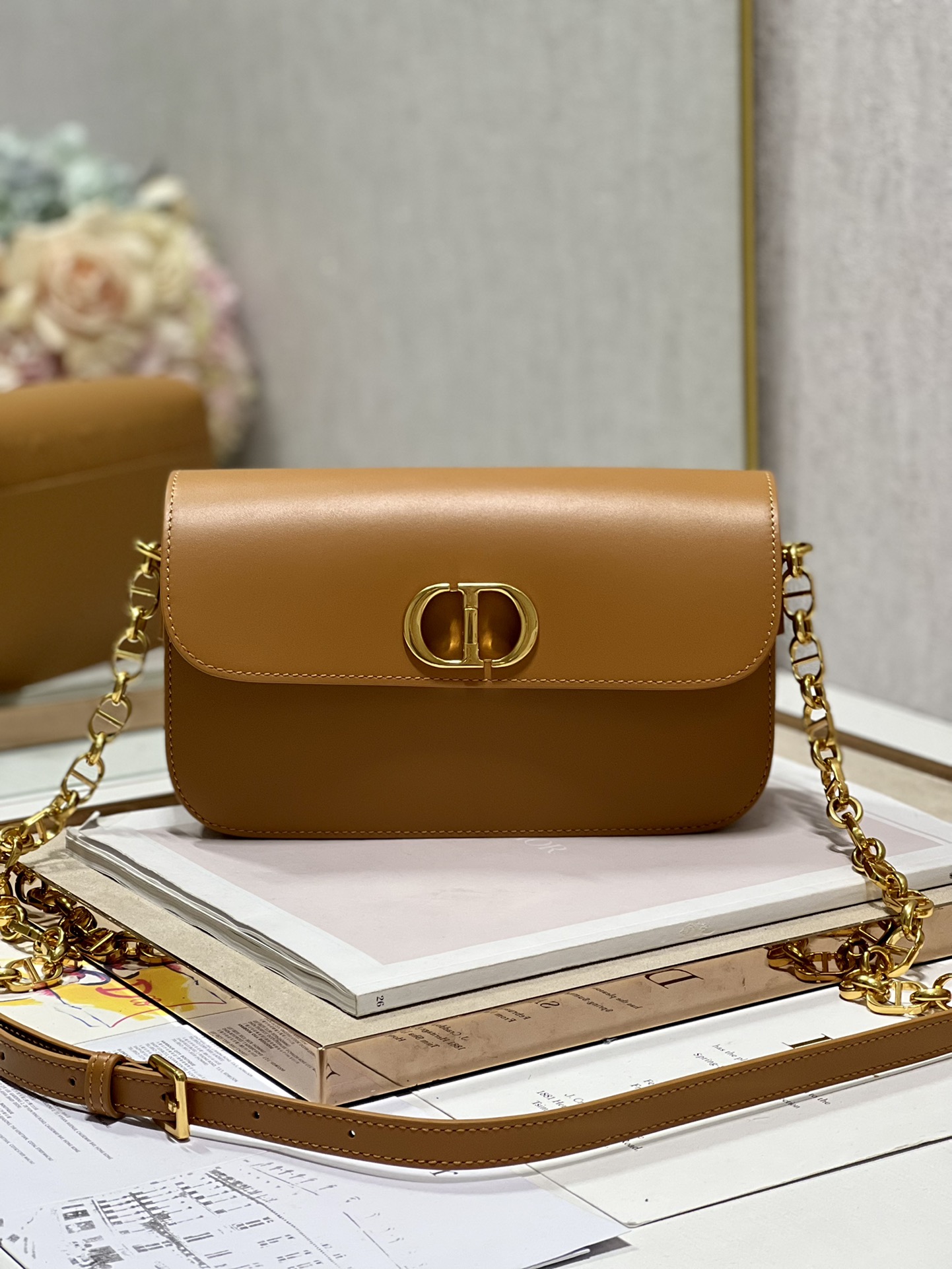 Bagsaaa D10r 30 Montaigne Avenue Bag Brown Box Calfskin - 22.5 x 12.5 x 6.5 cm