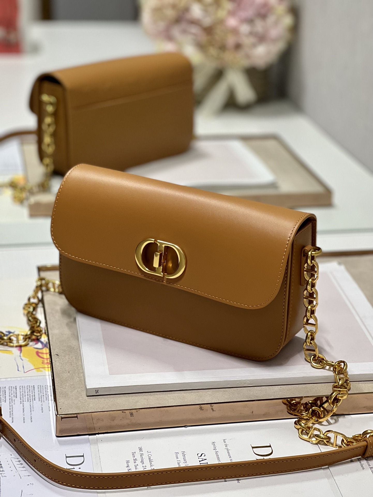 Bagsaaa D10r 30 Montaigne Avenue Bag Brown Box Calfskin - 22.5 x 12.5 x 6.5 cm