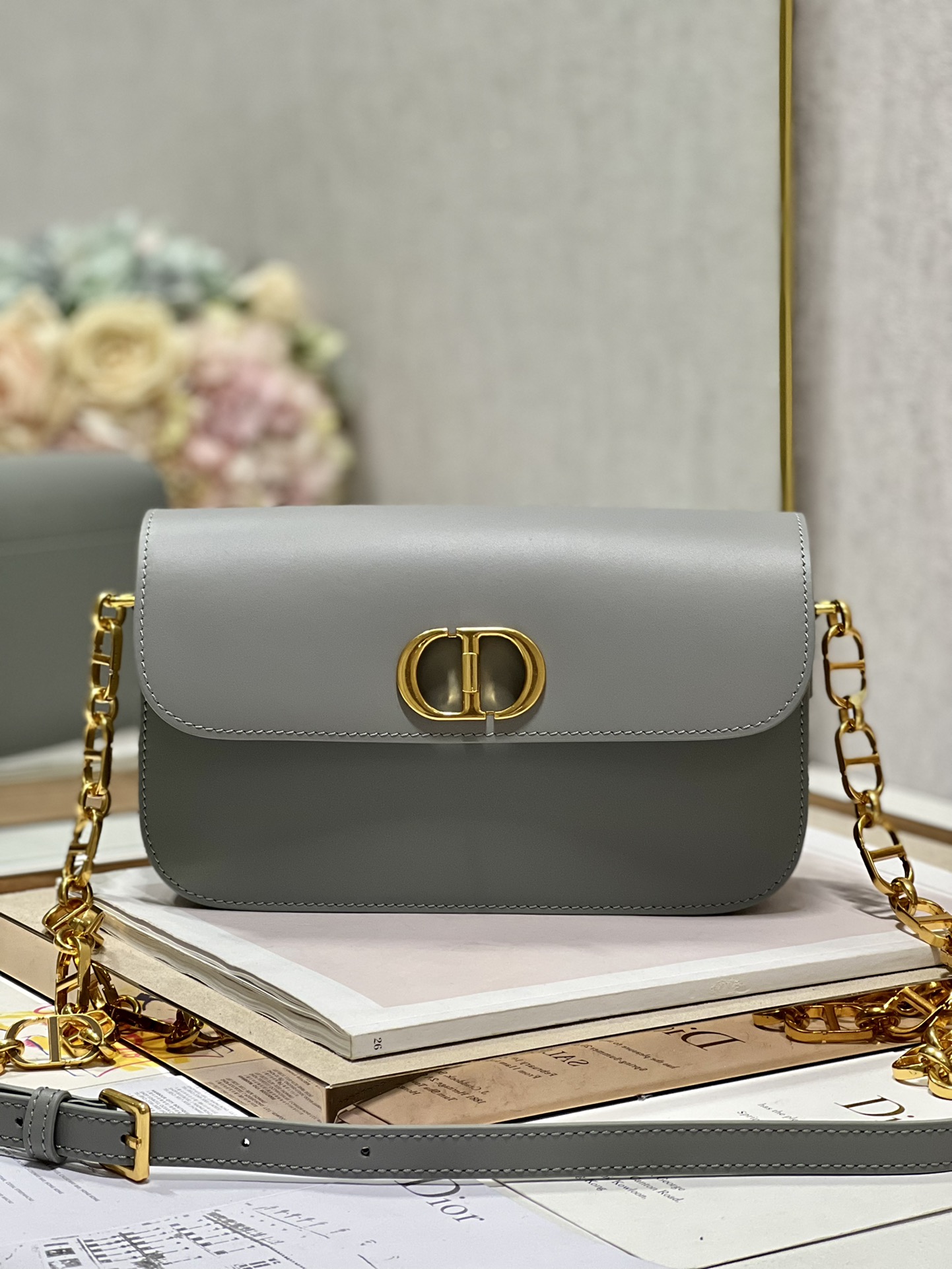 Bagsaaa D10r 30 Montaigne Avenue Bag Grey Box Calfskin - 22.5 x 12.5 x 6.5 cm