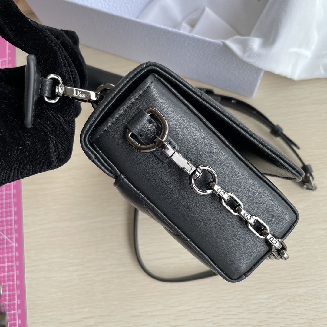 Bagsaaa D10r 30 Montaigne Chain Bag with Handle Maxicannage Lambskin Black