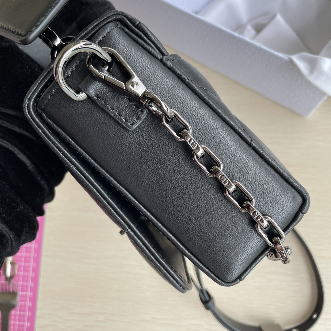 Bagsaaa D10r 30 Montaigne Chain Bag with Handle Maxicannage Lambskin Black