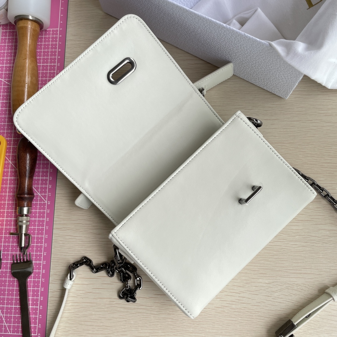 Bagsaaa D10r 30 Montaigne Chain Bag with Handle Maxicannage Lambskin White