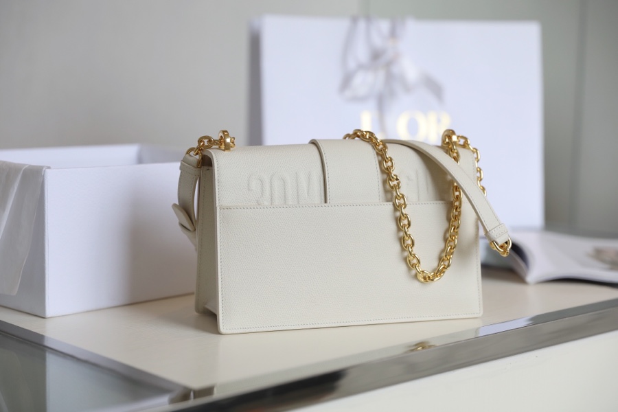 Bagsaaa D10r 30 Montaigne Grained Leather White - 24x17x8cm