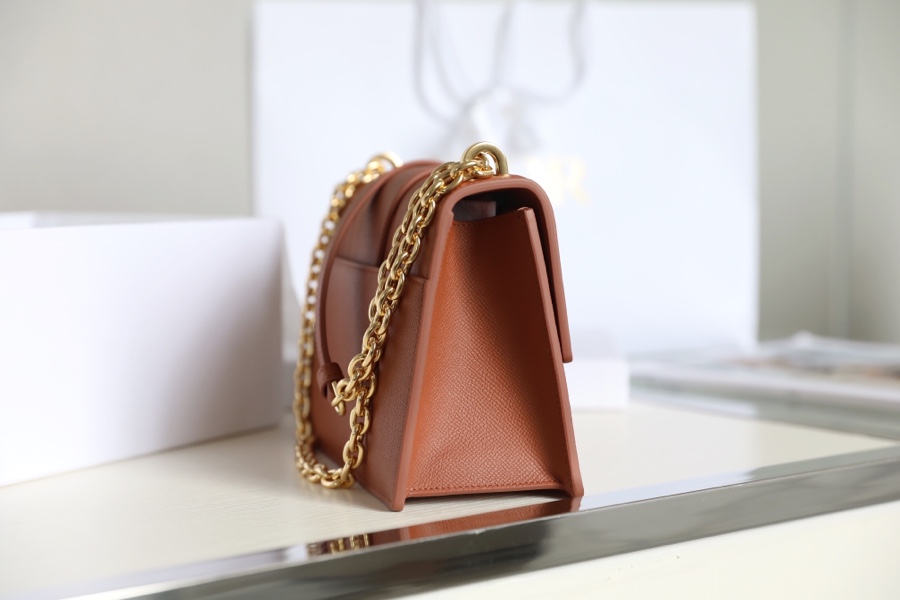 Bagsaaa D10r 30 Montaigne Grained Leather Brown - 24x17x8cm