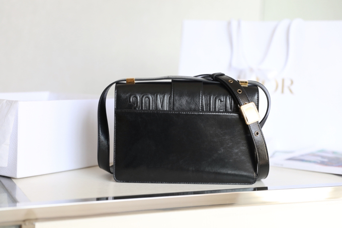 Bagsaaa D10r 30 Montaigne Black Smooth Leather 24cm