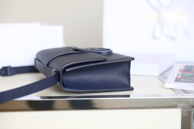 Bagsaaa D10r 30 Montaigne Ultra Matte Grained Calfskin Blue 24cm