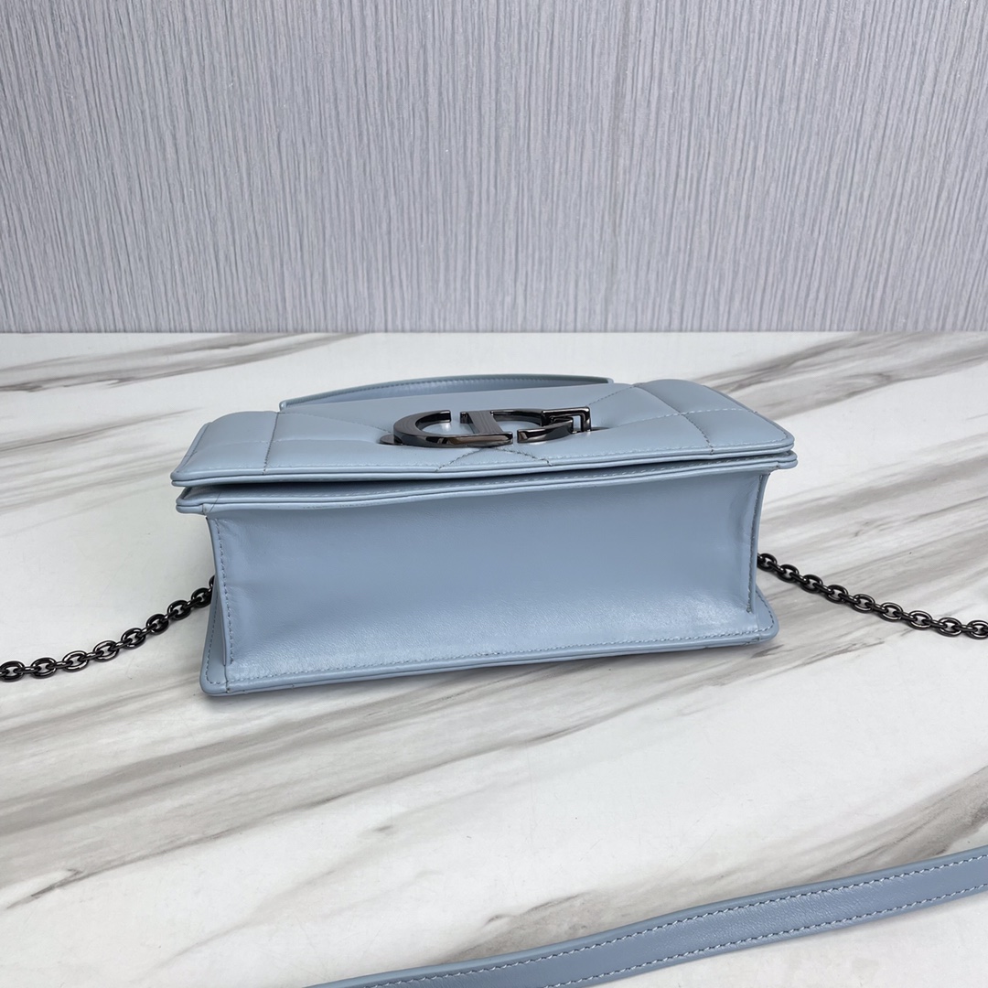Bagsaaa D10r 30 Montaigne Chain Bag with Handle Maxicannage Blue Lambskin - 25x15x8cm