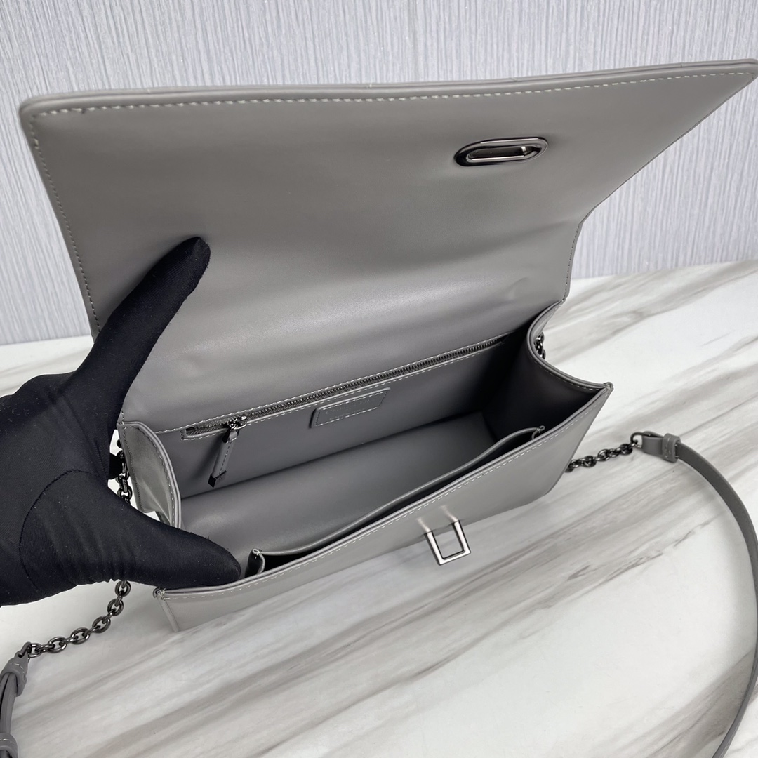 Bagsaaa D10r 30 Montaigne Chain Bag with Handle Maxicannage Grey Lambskin - 25x15x8cm