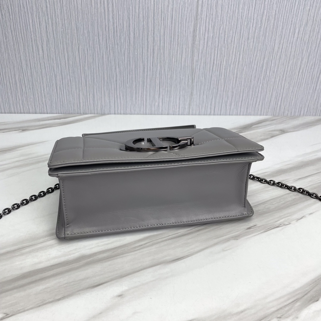 Bagsaaa D10r 30 Montaigne Chain Bag with Handle Maxicannage Grey Lambskin - 25x15x8cm