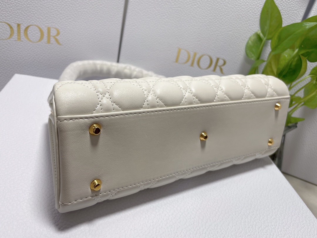 Bagsaaa D10r Caro Top Handle White - 26x14.5x9cm