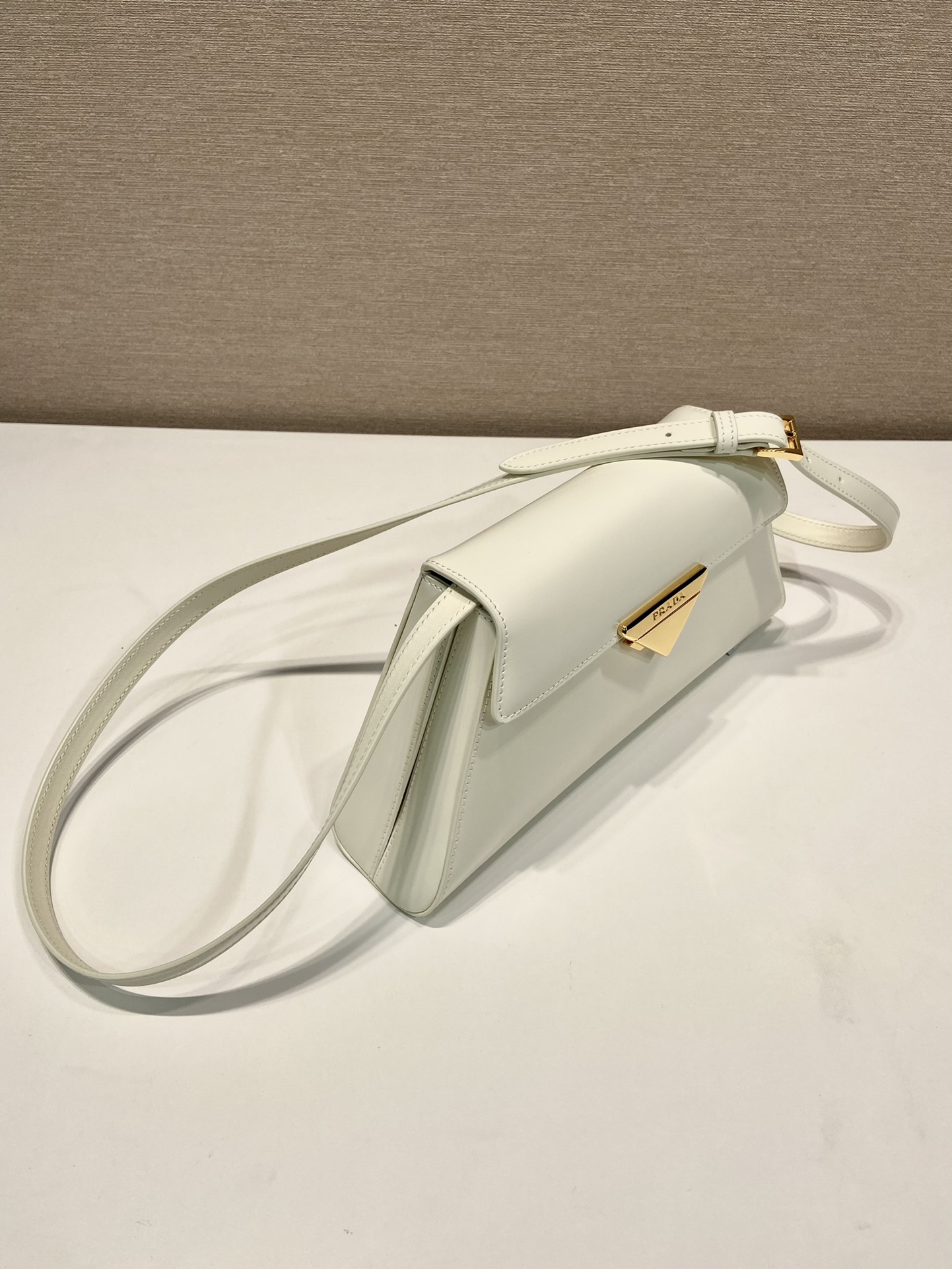 Bagsaa Pra*a Logo Triangle Medium Handbag White - 28.5x14x7cm
