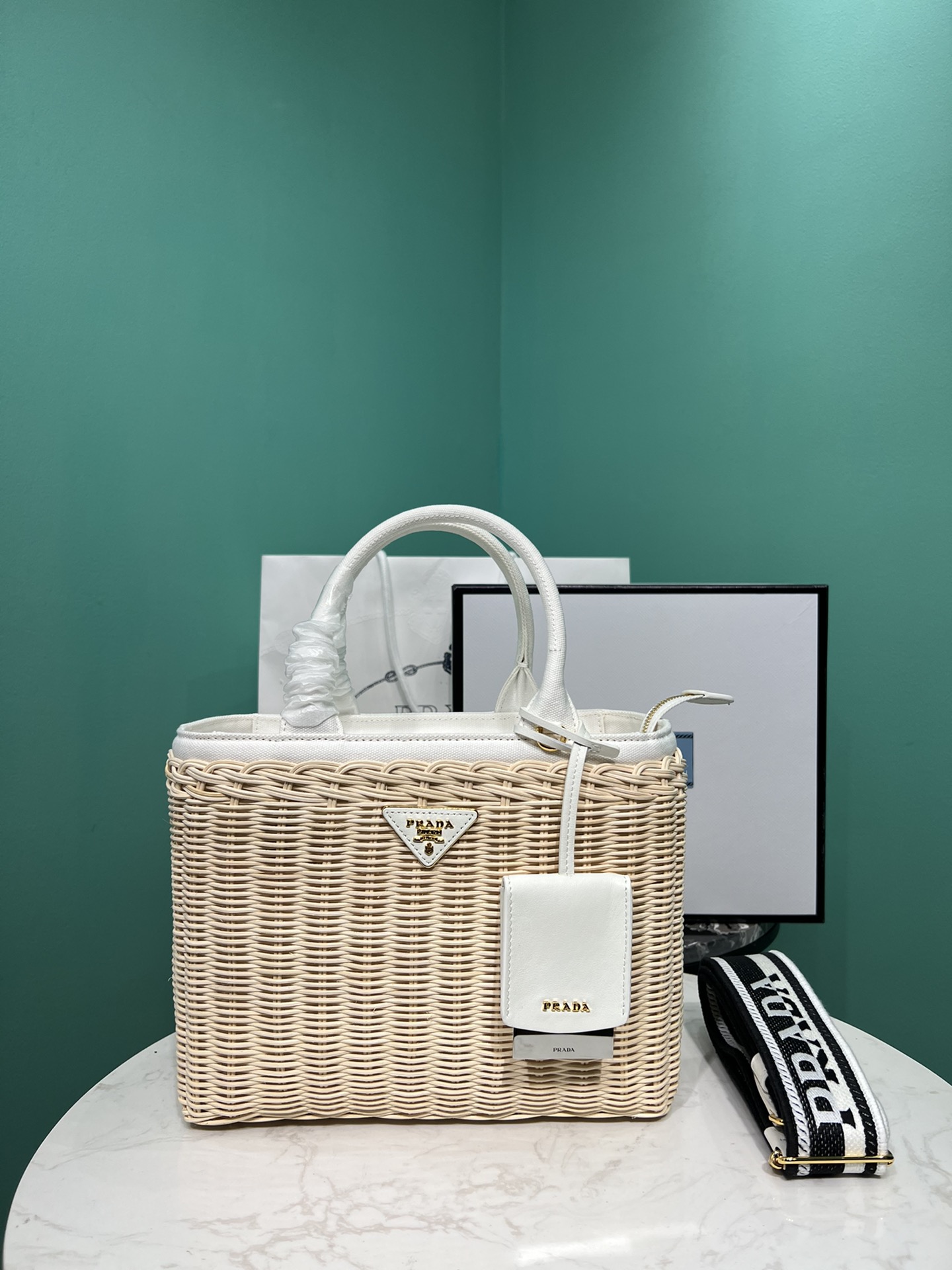 Bagsaaa Pra*a Giardiniera Leather-Trimmed Wicker Tote 26x18x1.5cm