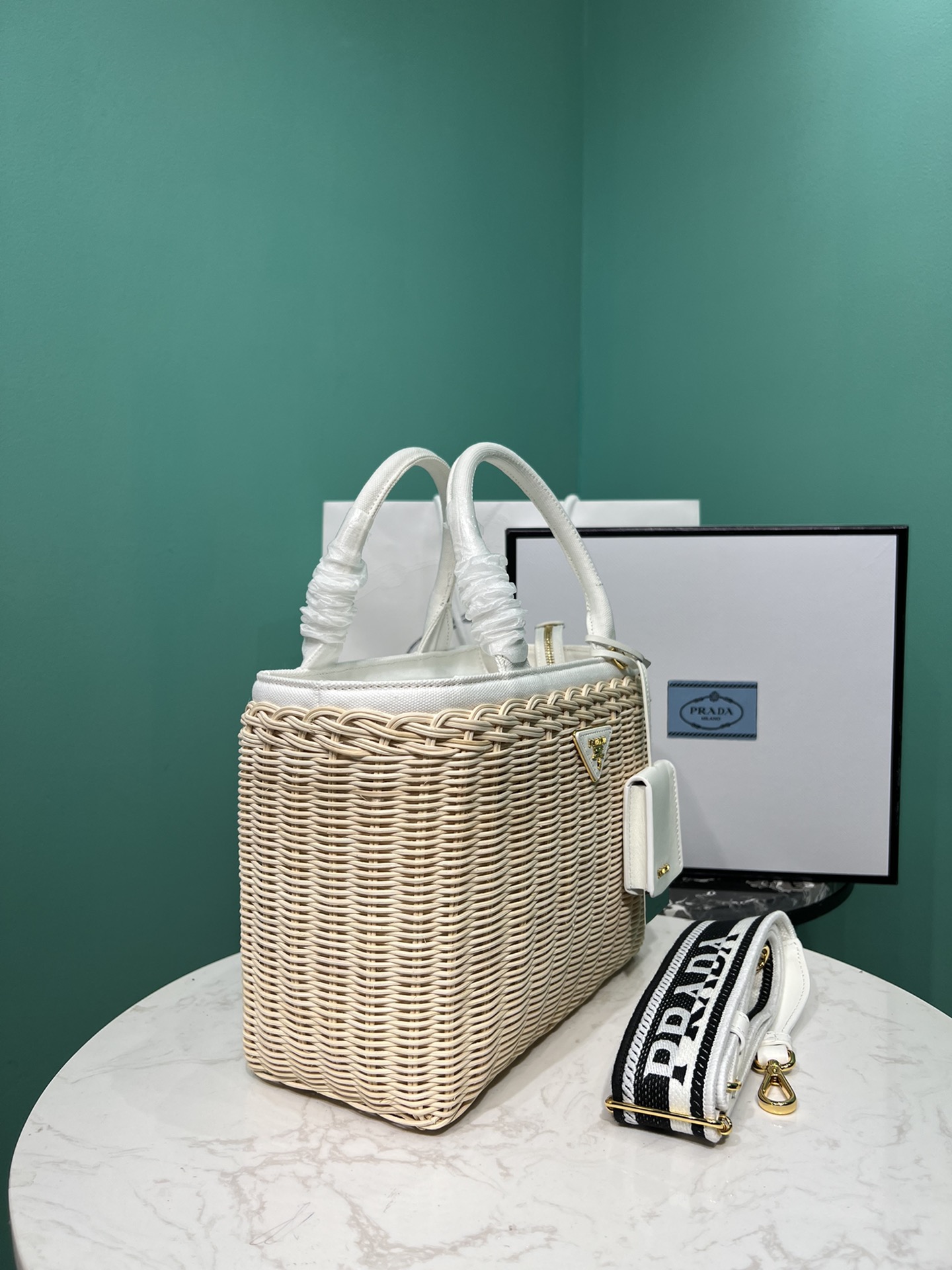 Bagsaaa Pra*a Giardiniera Leather-Trimmed Wicker Tote 26x18x1.5cm