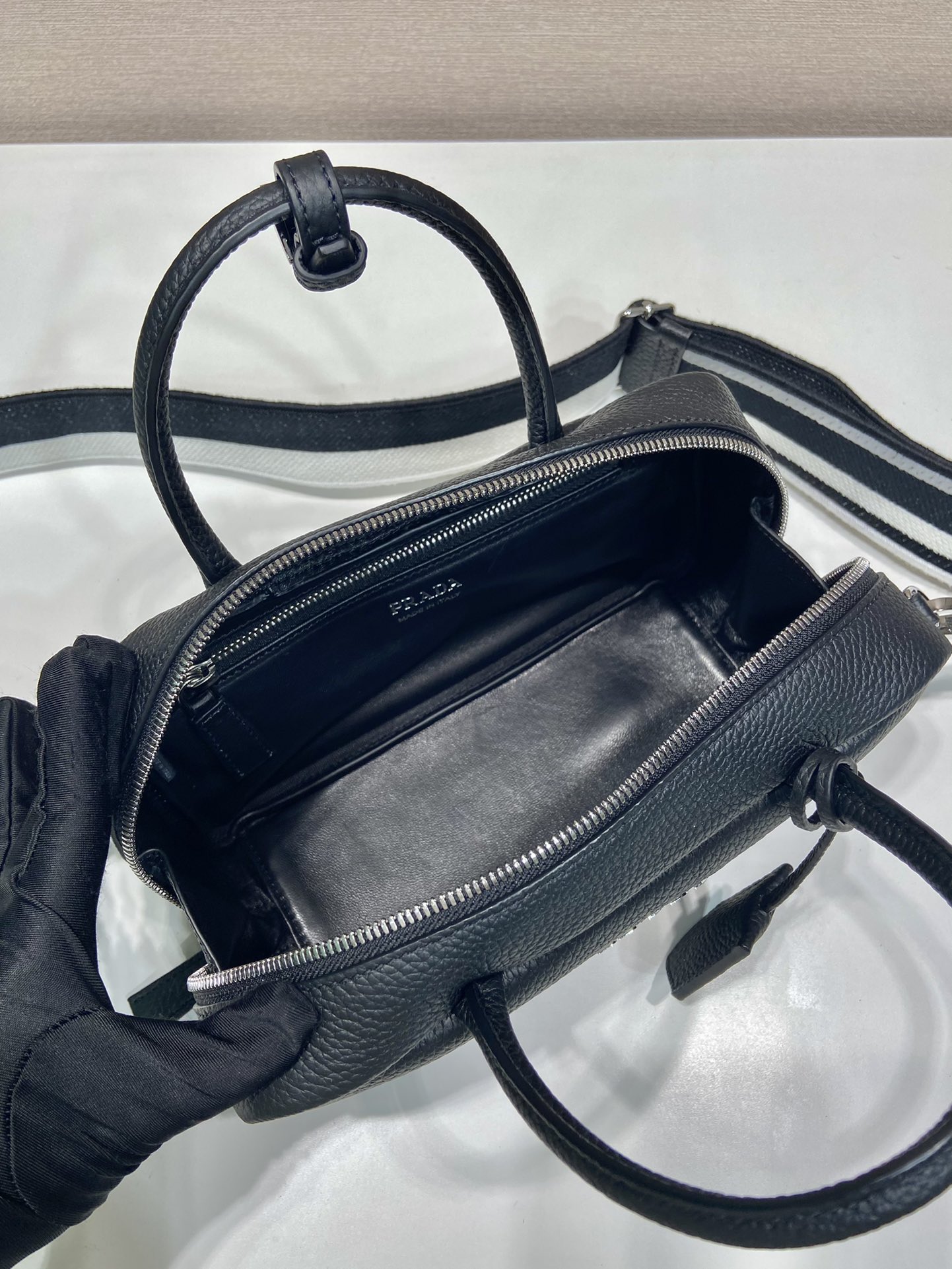 Bagsaaa Pra*a Leather top-handle bag black - 24x12x8cm