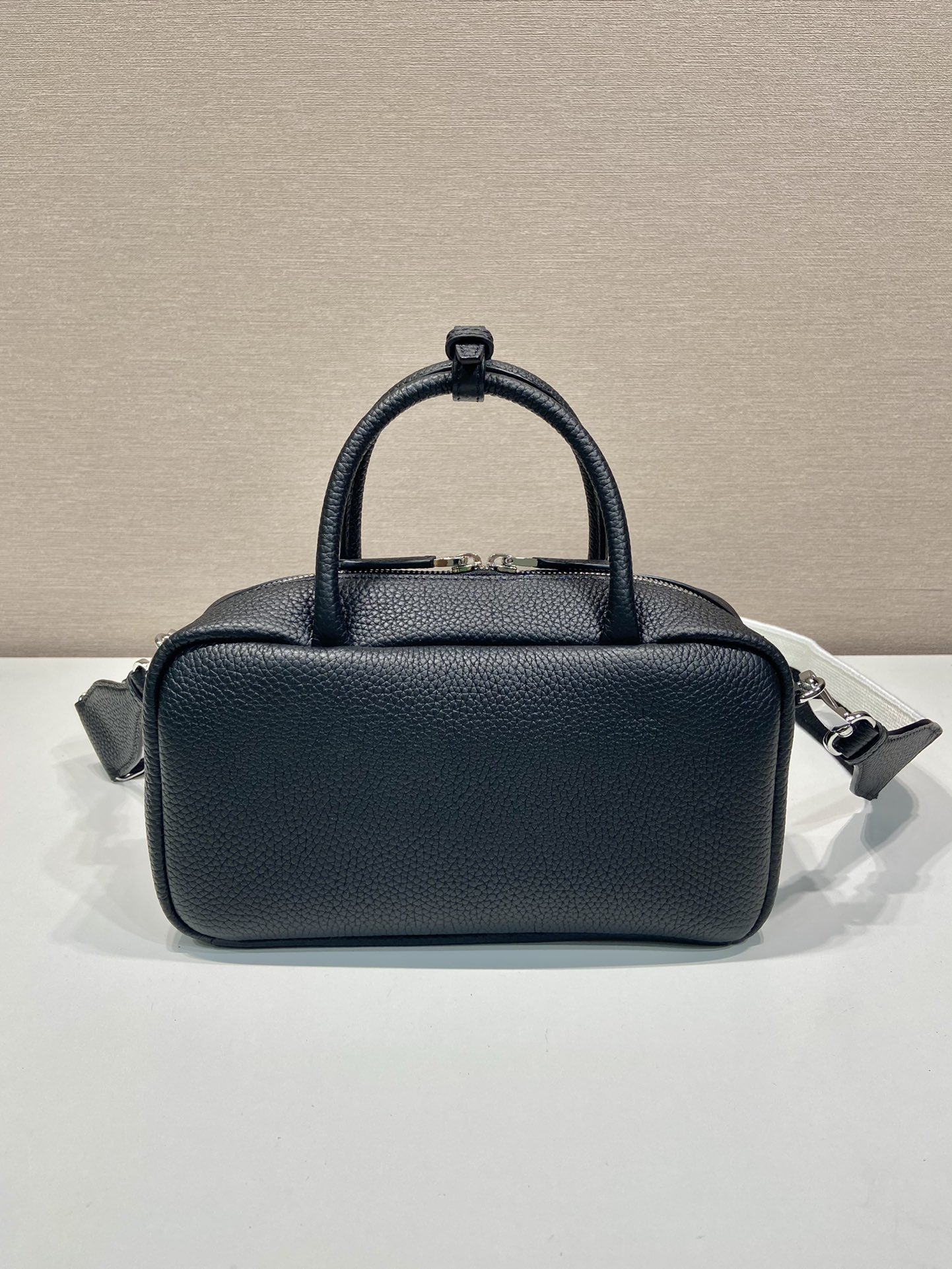 Bagsaaa Pra*a Leather top-handle bag black - 24x12x8cm