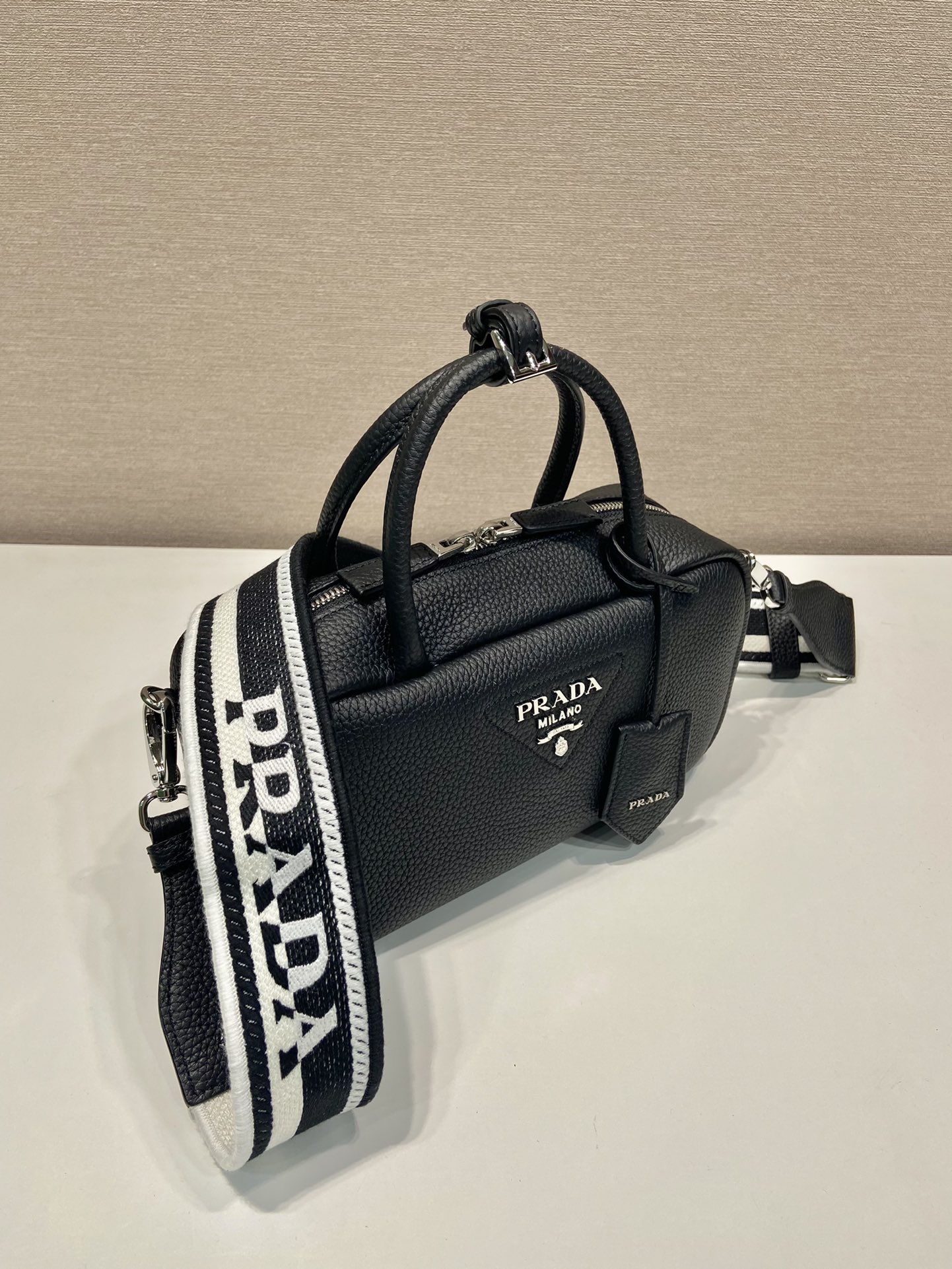 Bagsaaa Pra*a Leather top-handle bag black - 24x12x8cm
