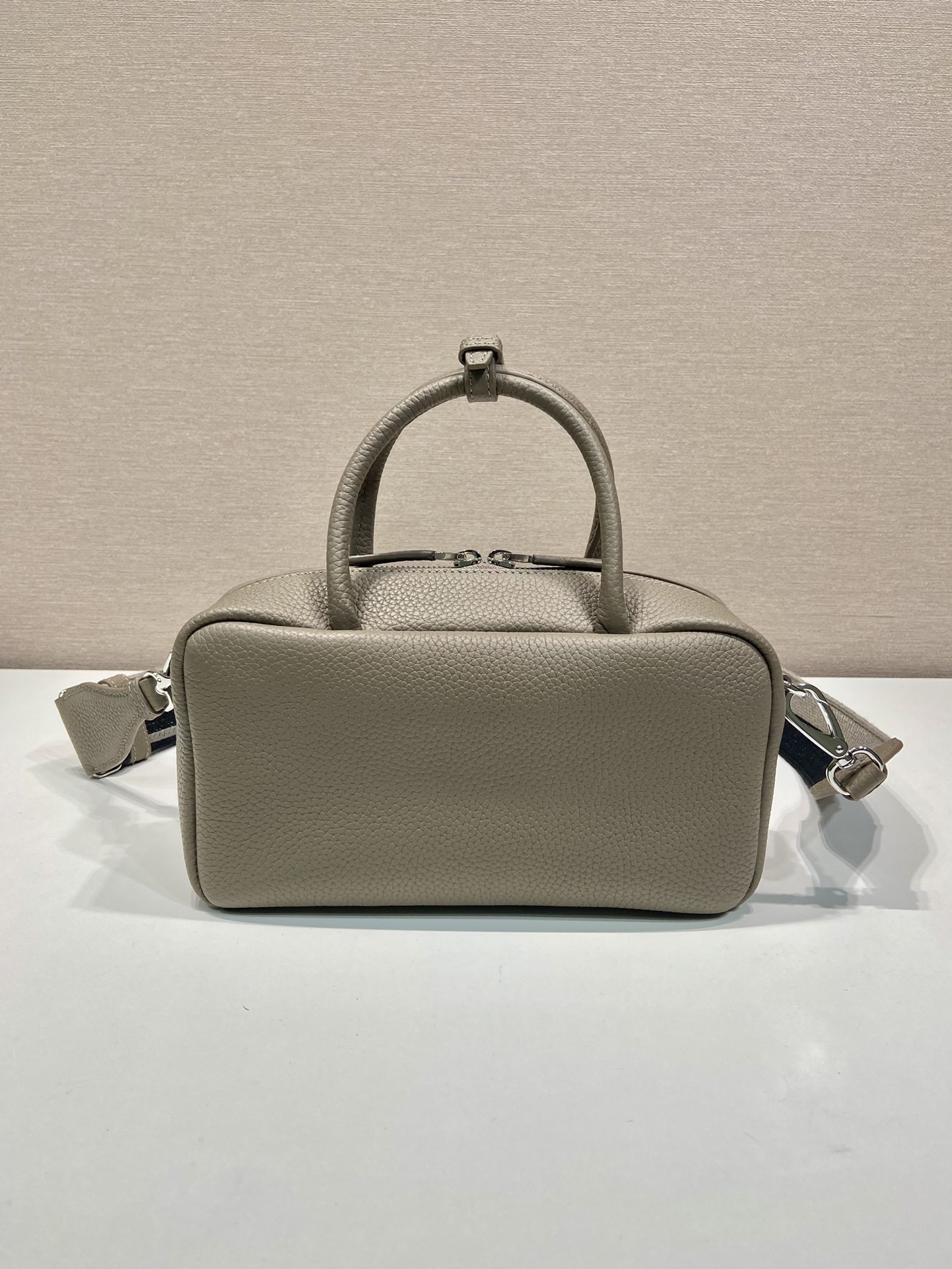 Bagsaaa Pra*a Leather top-handle bag Taupe - 24x12x8cm