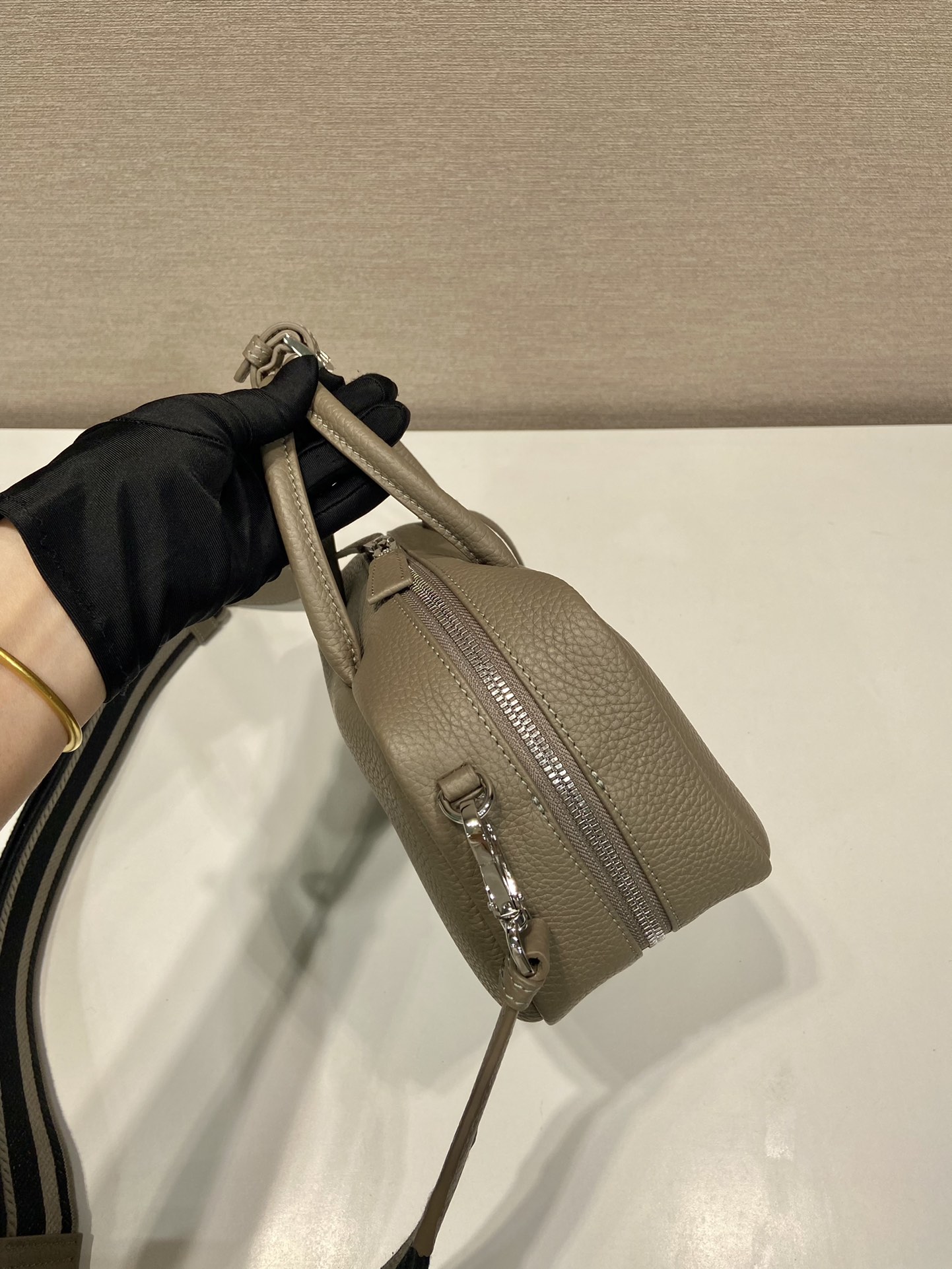 Bagsaaa Pra*a Leather top-handle bag Taupe - 24x12x8cm