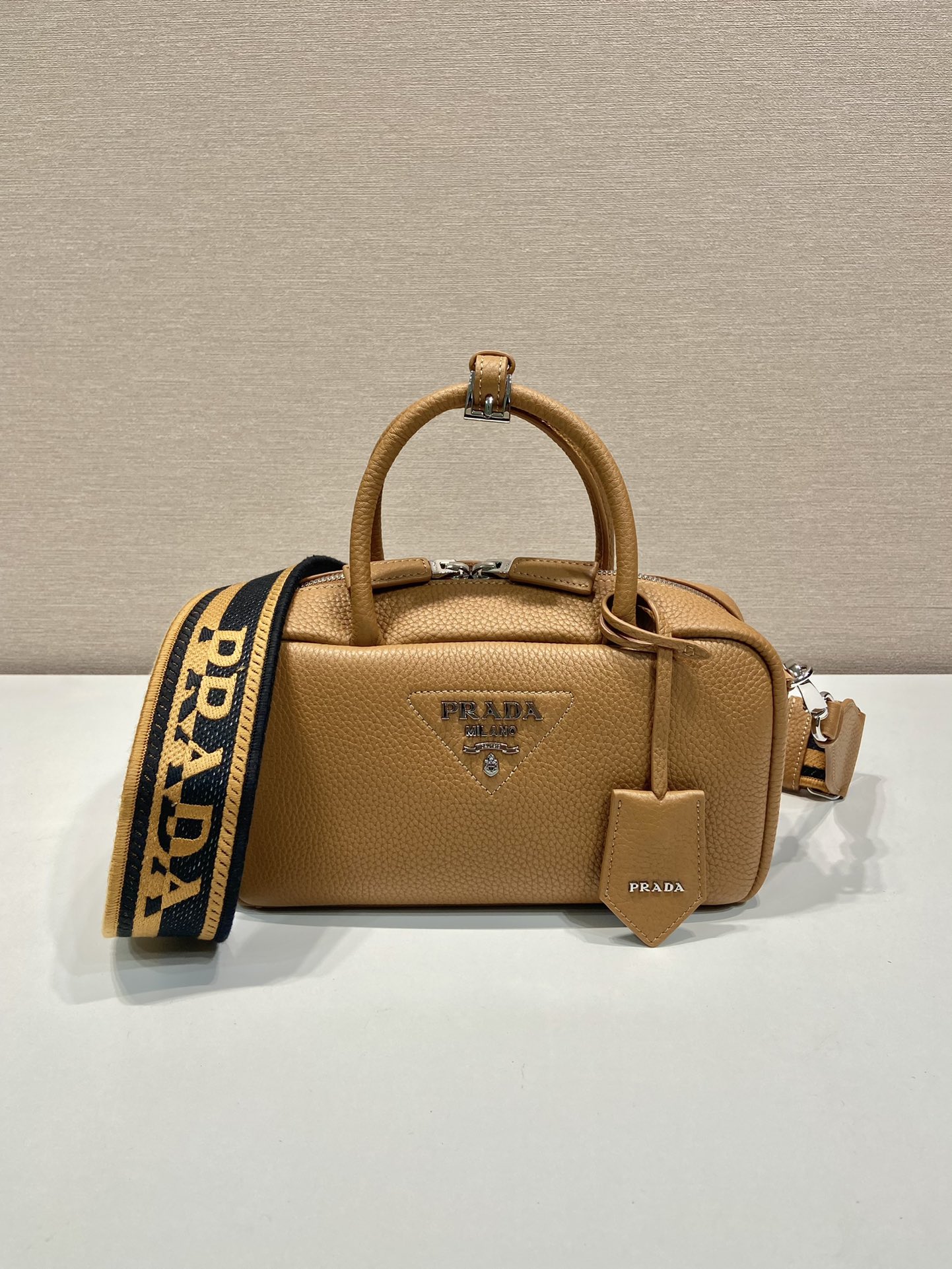 Bagsaaa Pra*a Leather top-handle bag brown - 24x12x8cm