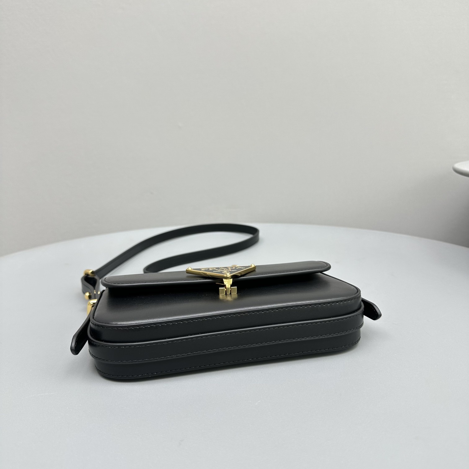 Bagsaaa Pra*a Leather shoulder bag black - 20x10.5x4cm