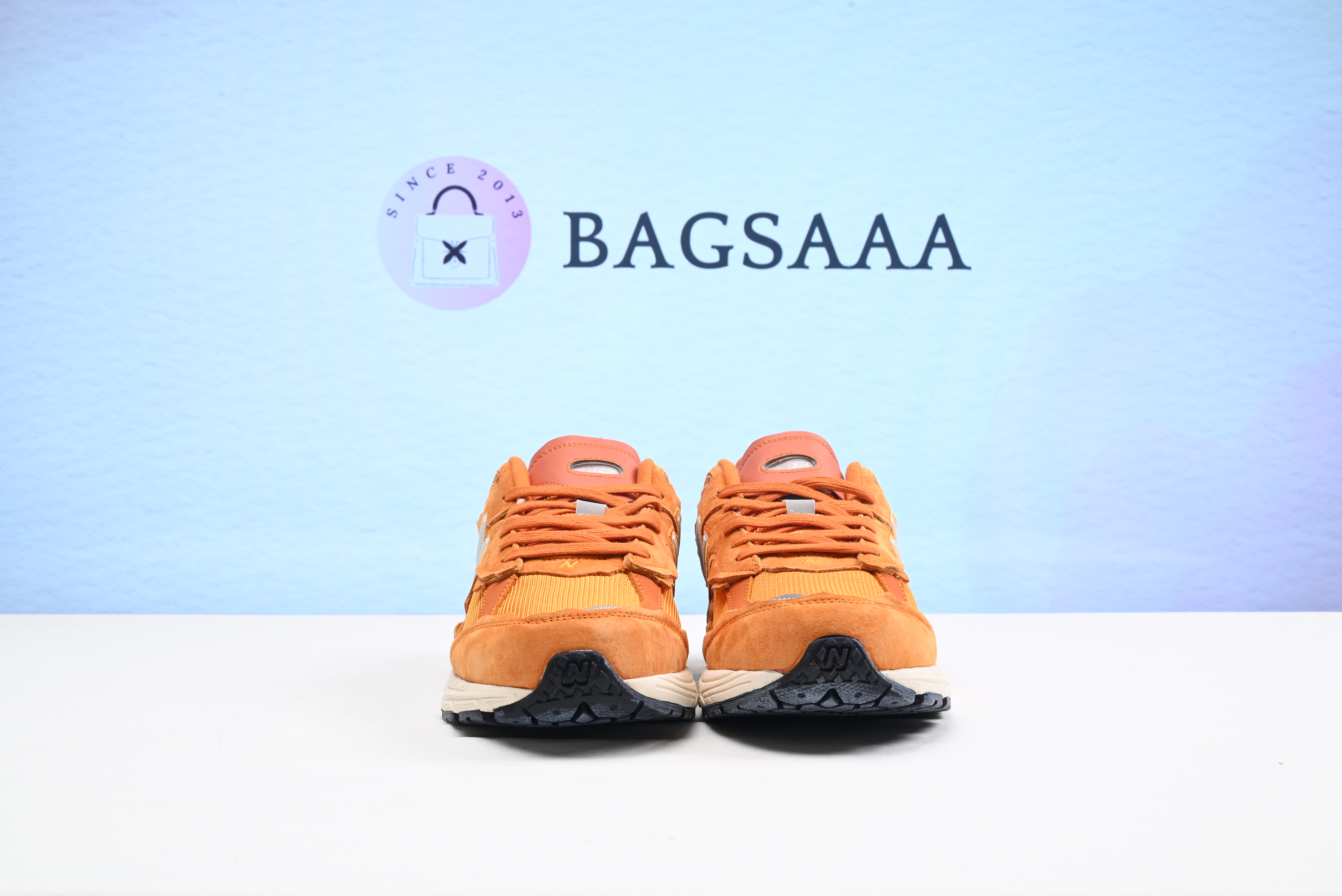 Bagsaaa New Balance Orange Sneakers