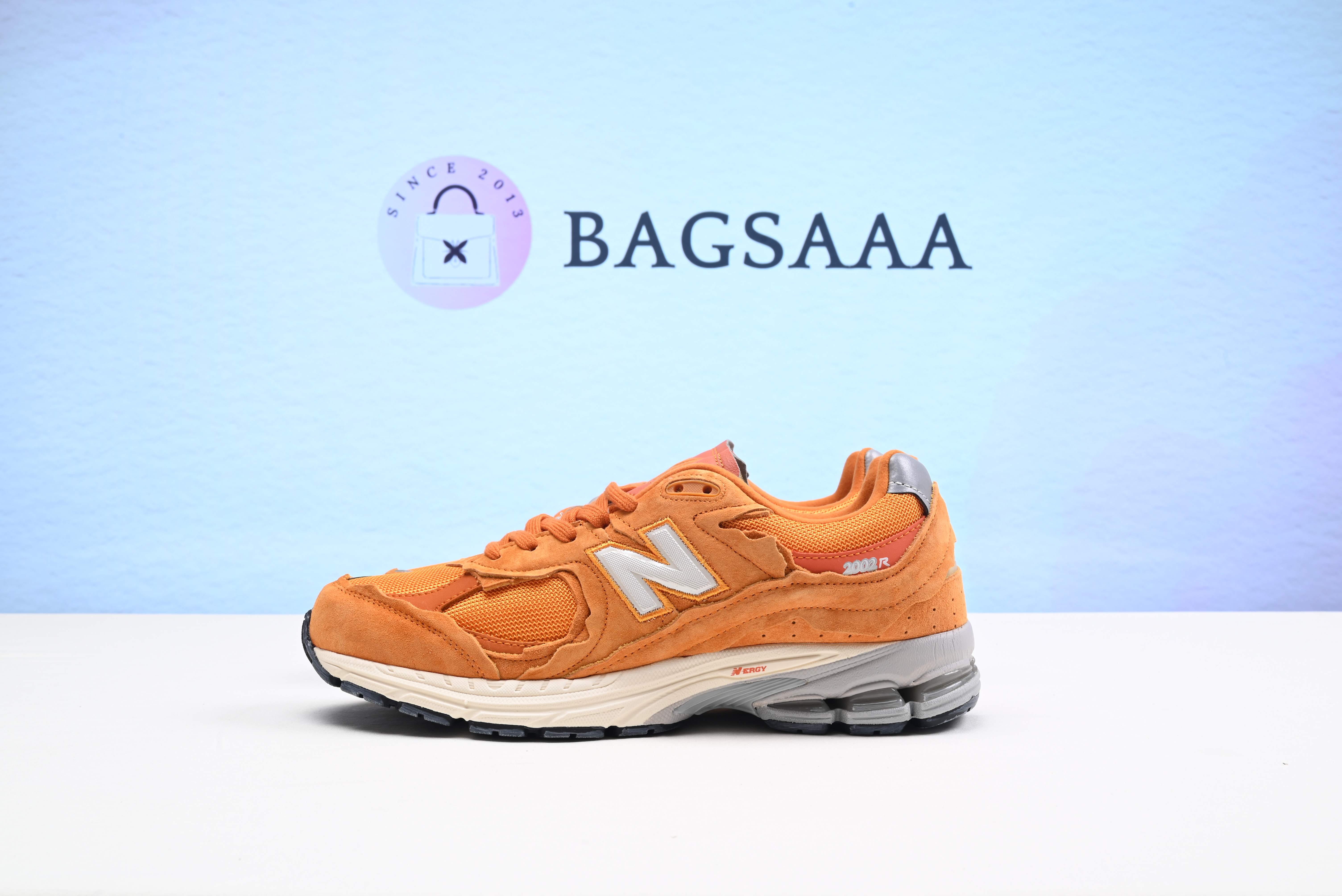 Bagsaaa New Balance Orange Sneakers