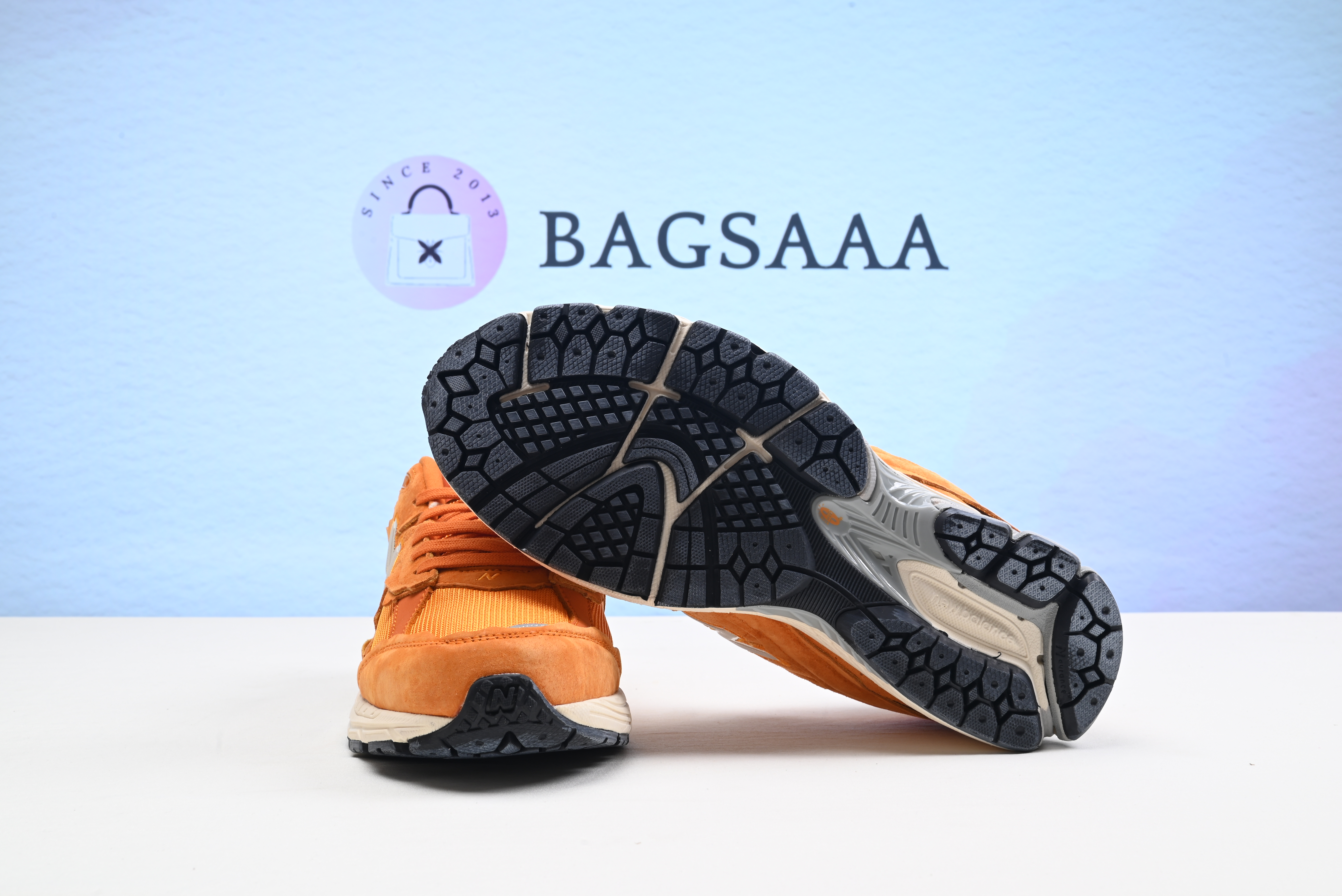 Bagsaaa New Balance Orange Sneakers