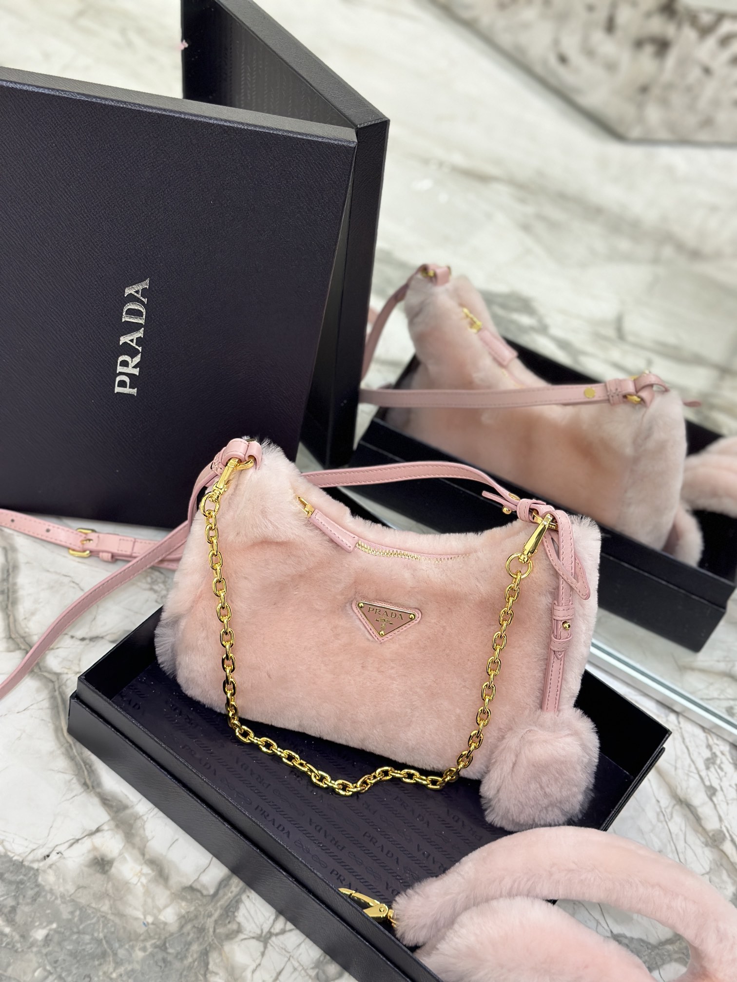 Bagsaaa Pra*a Re-Edition 2005 shearling shoulder bag pink 22x18x6cm