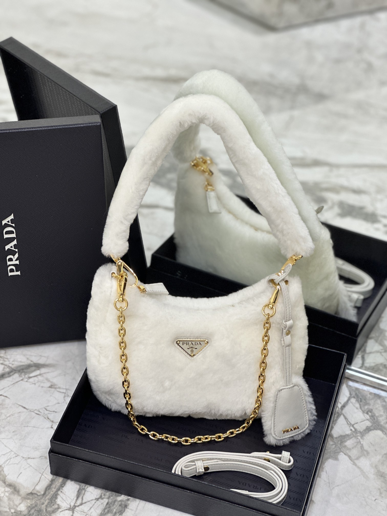 Bagsaaa Pra*a Re-Edition 2005 shearling shoulder bag white 22x18x6cm