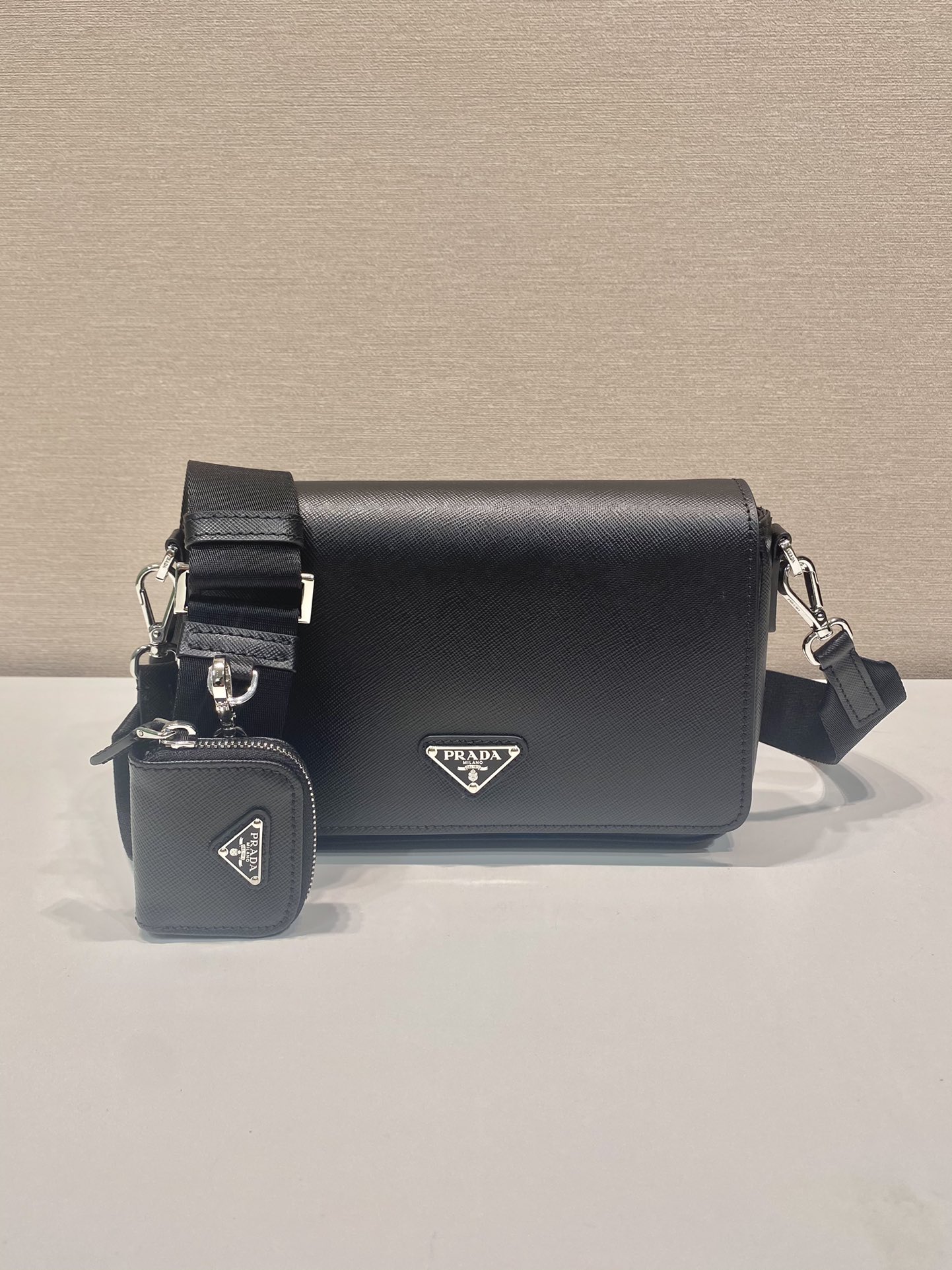 Bagsaaa Pra*a Saffiano leather shoulder bag black - 22*14.5*5cm